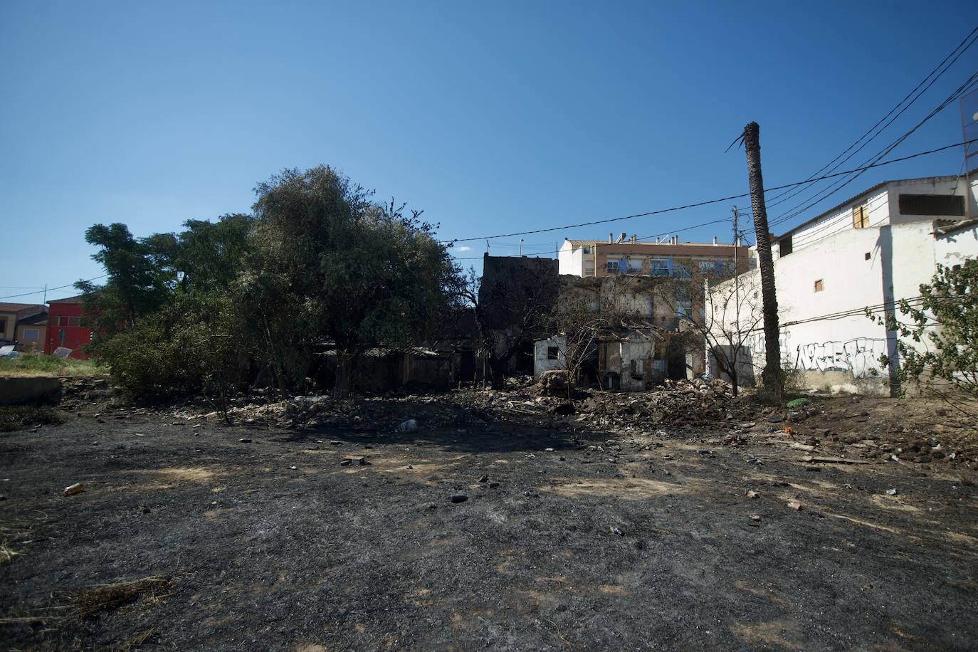 Fotos: Incendio en un huerto abandonado de Barriomar