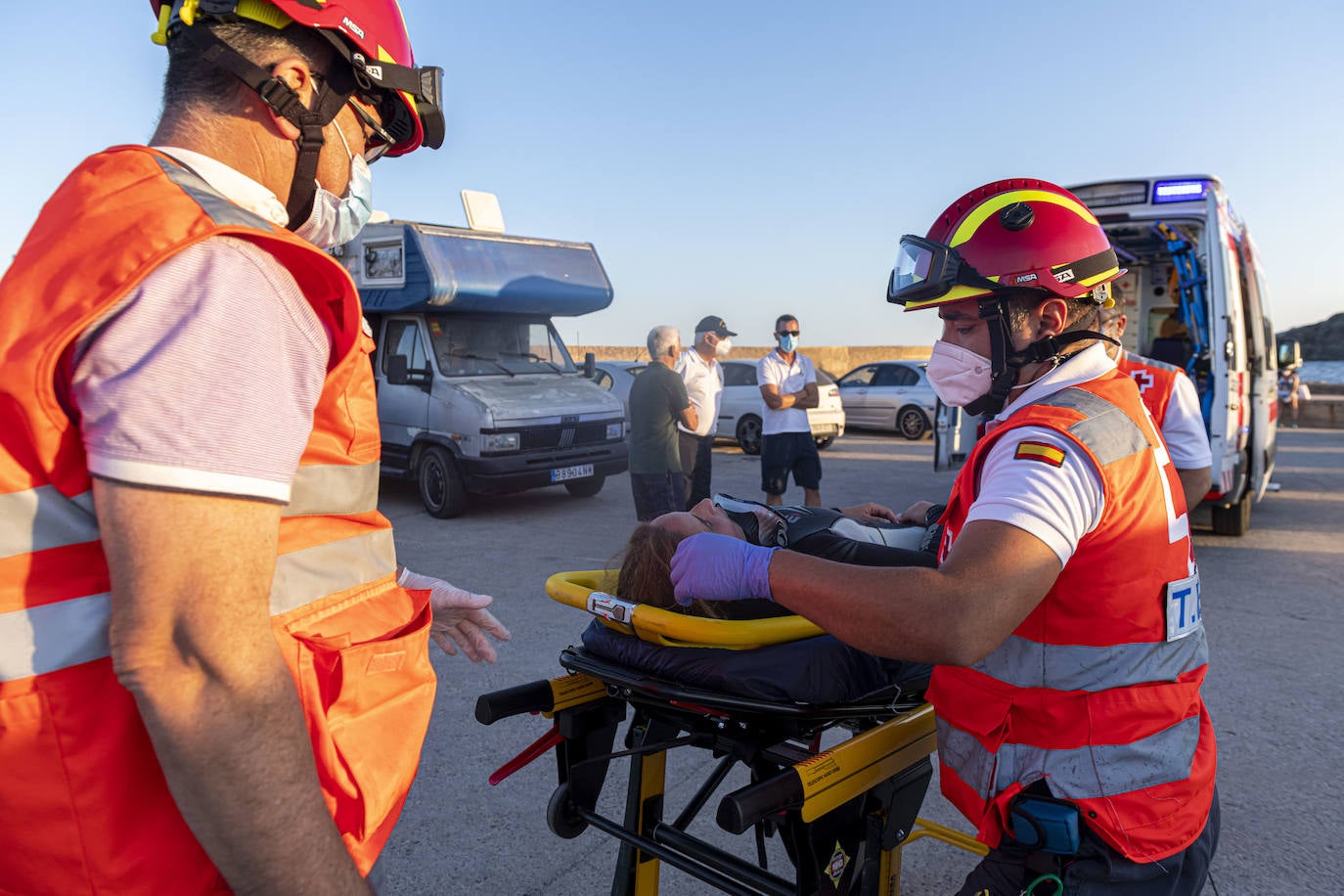 Fotos: Simulacro de un accidente de actividad subacuática en Cabo de Palos coordinado por Salvamento Marítimo