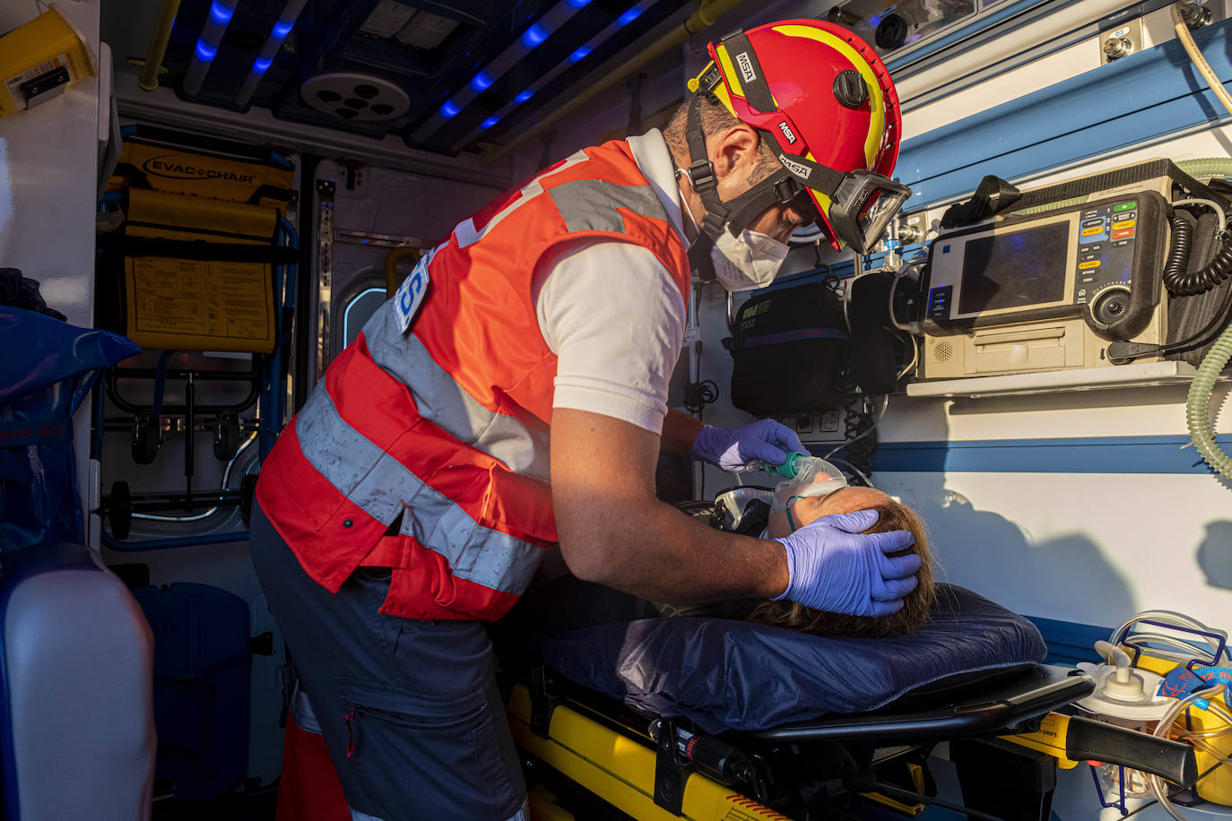 Fotos: Simulacro de un accidente de actividad subacuática en Cabo de Palos coordinado por Salvamento Marítimo