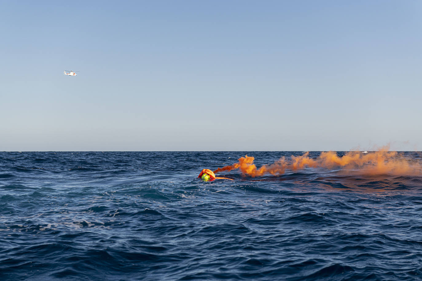 Fotos: Simulacro de un accidente de actividad subacuática en Cabo de Palos coordinado por Salvamento Marítimo