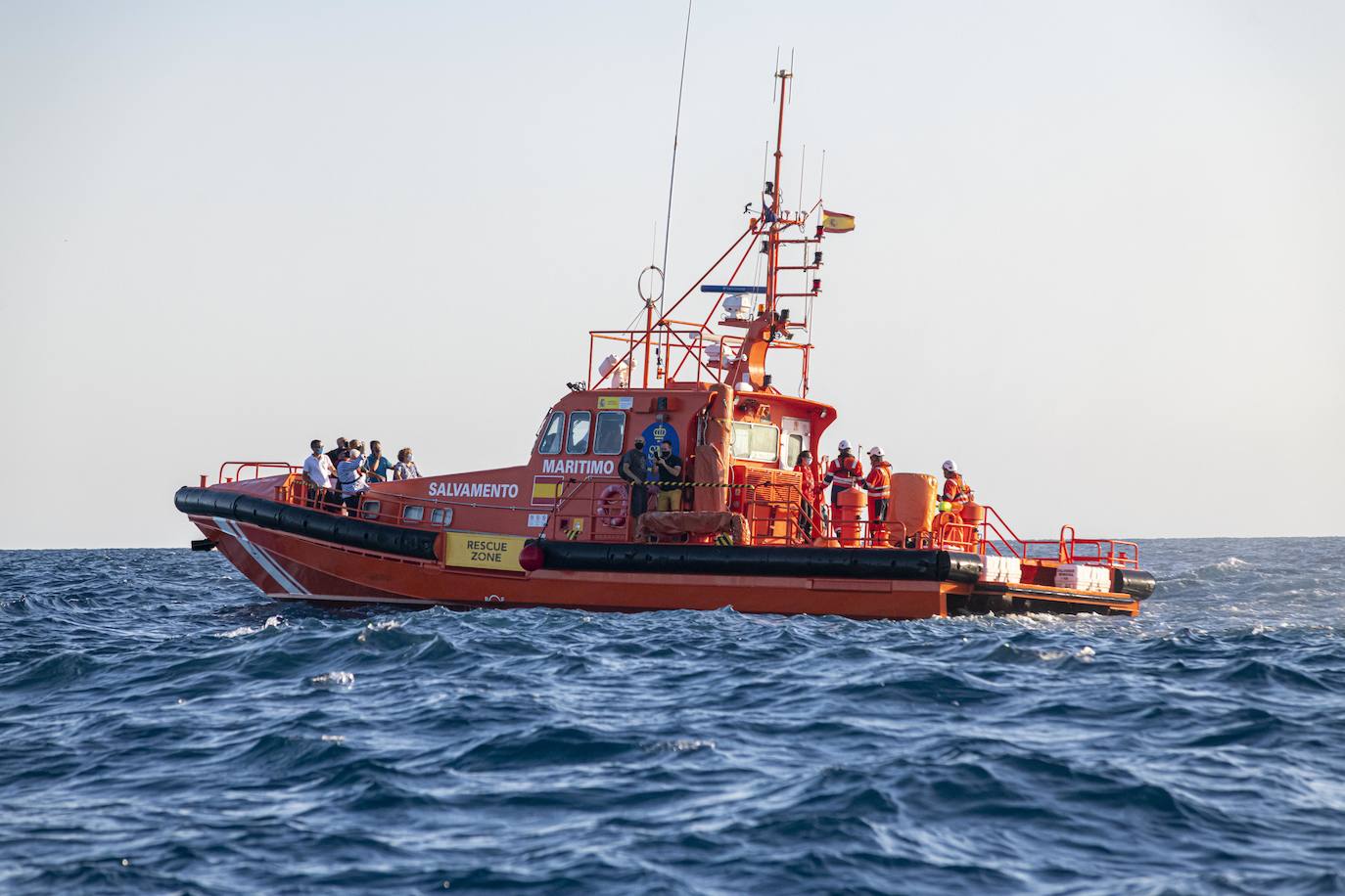 Fotos: Simulacro de un accidente de actividad subacuática en Cabo de Palos coordinado por Salvamento Marítimo