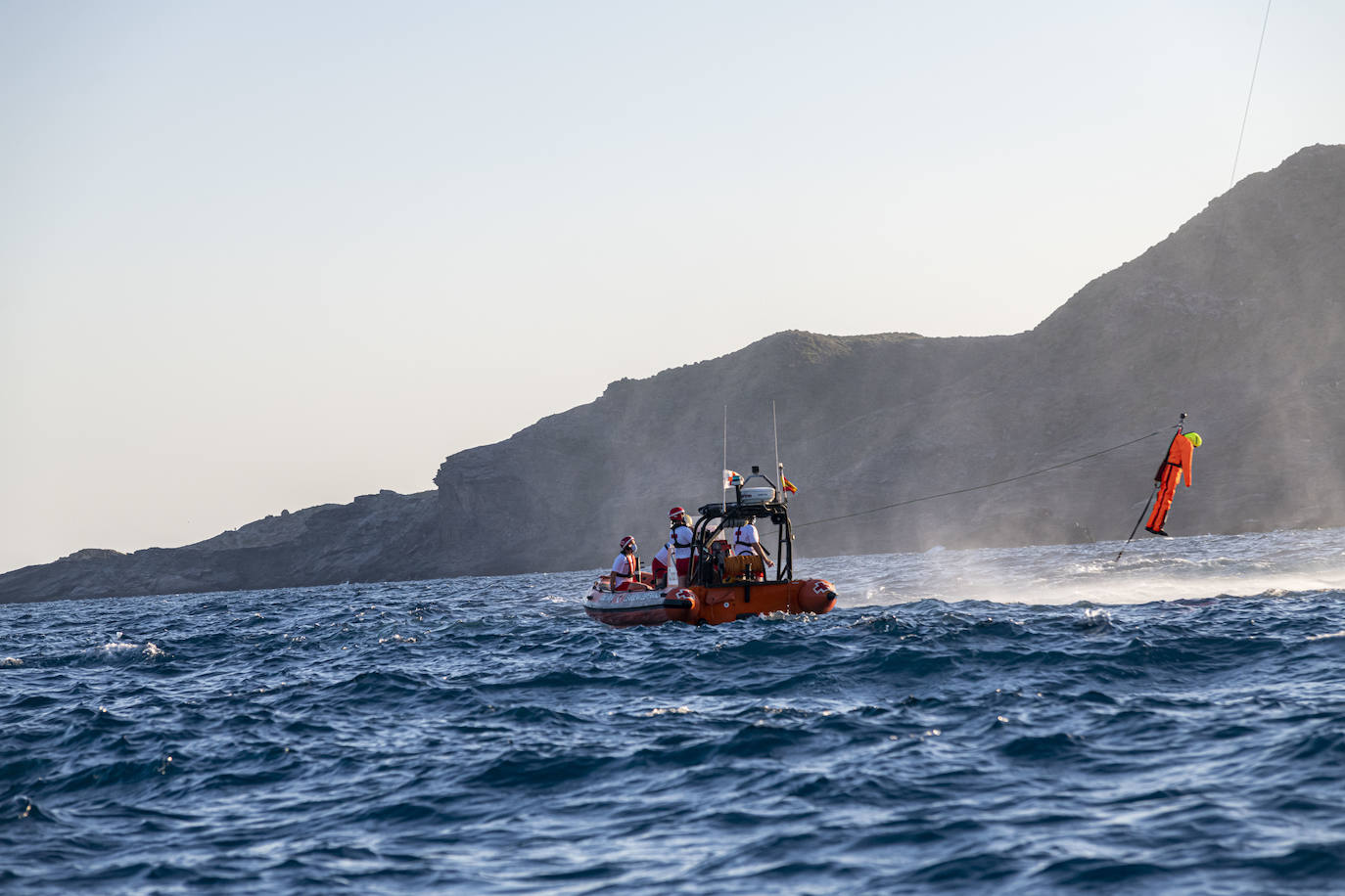 Fotos: Simulacro de un accidente de actividad subacuática en Cabo de Palos coordinado por Salvamento Marítimo