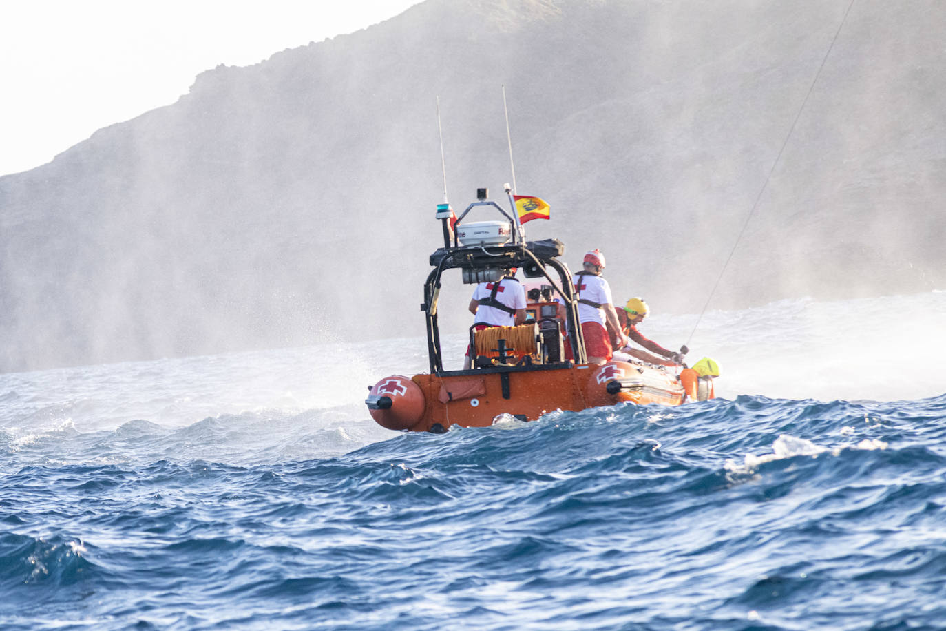 Fotos: Simulacro de un accidente de actividad subacuática en Cabo de Palos coordinado por Salvamento Marítimo