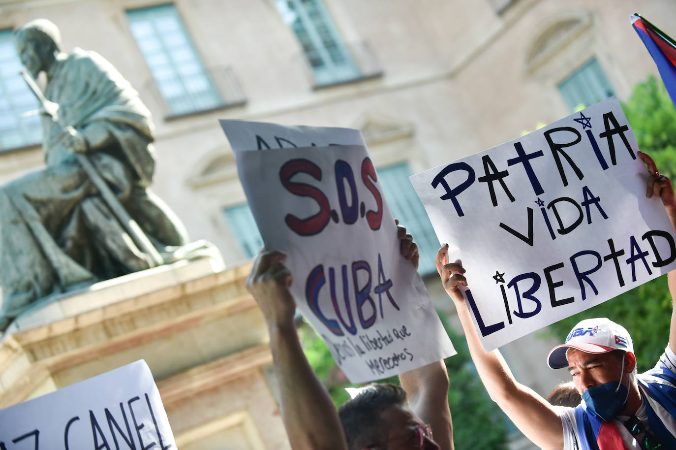 Fotos: Concentración en Murcia en contra del régimen castrista