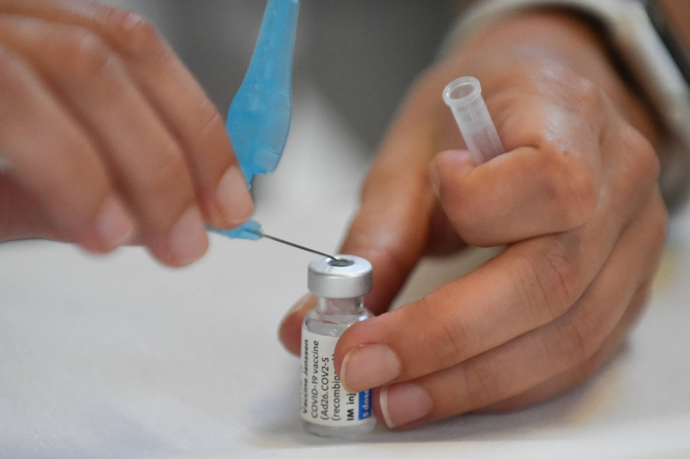 Fotos: Vacuna para los trabajadores del campo en el Enrique Roca