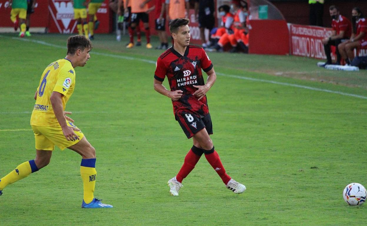 Antonio Caballero, durante su etapa en el Mirandés.