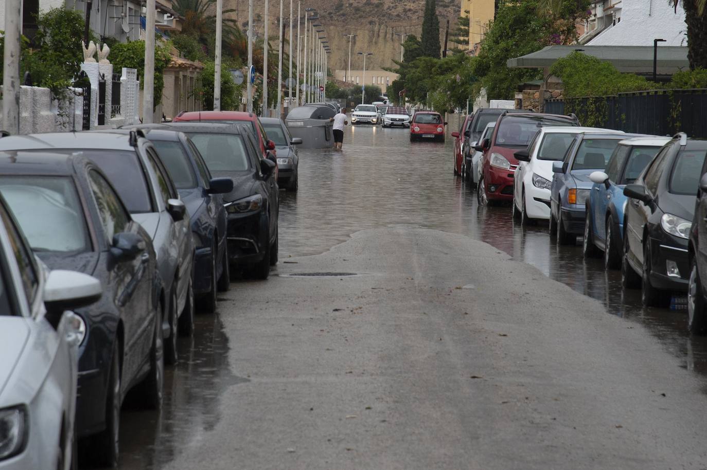 Calles inundadas en Mazarrón por la lluvia, este lunes.