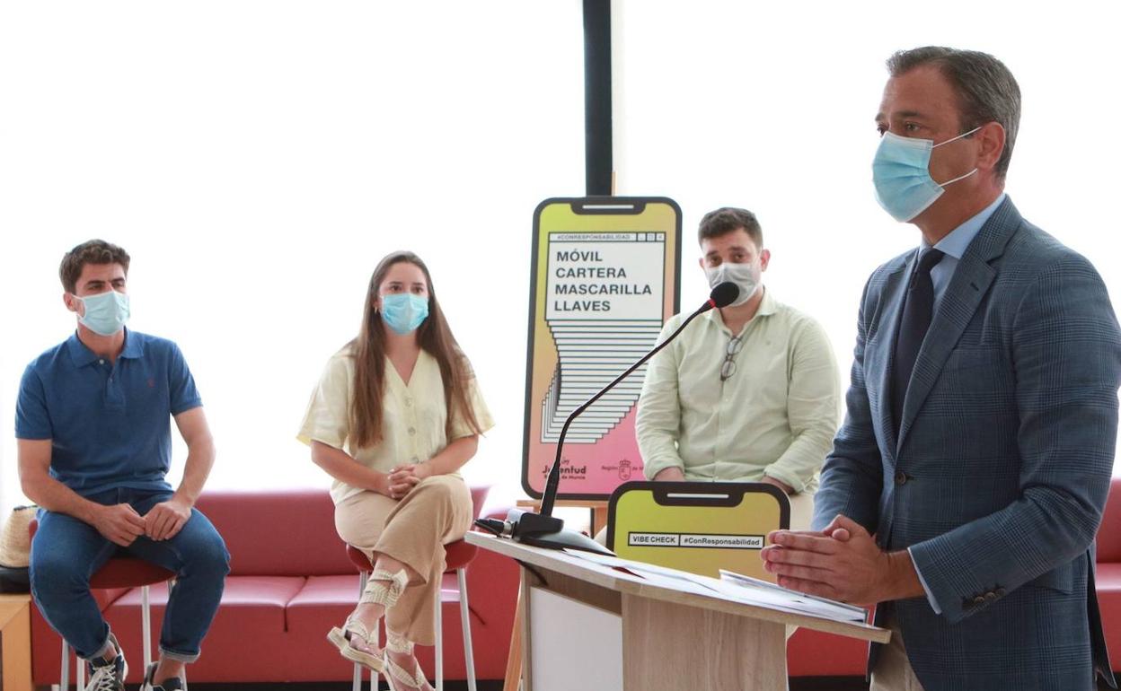 Presentación de la nueva campaña sobre la concienciación de los jóvenes respecto a la Covid. 