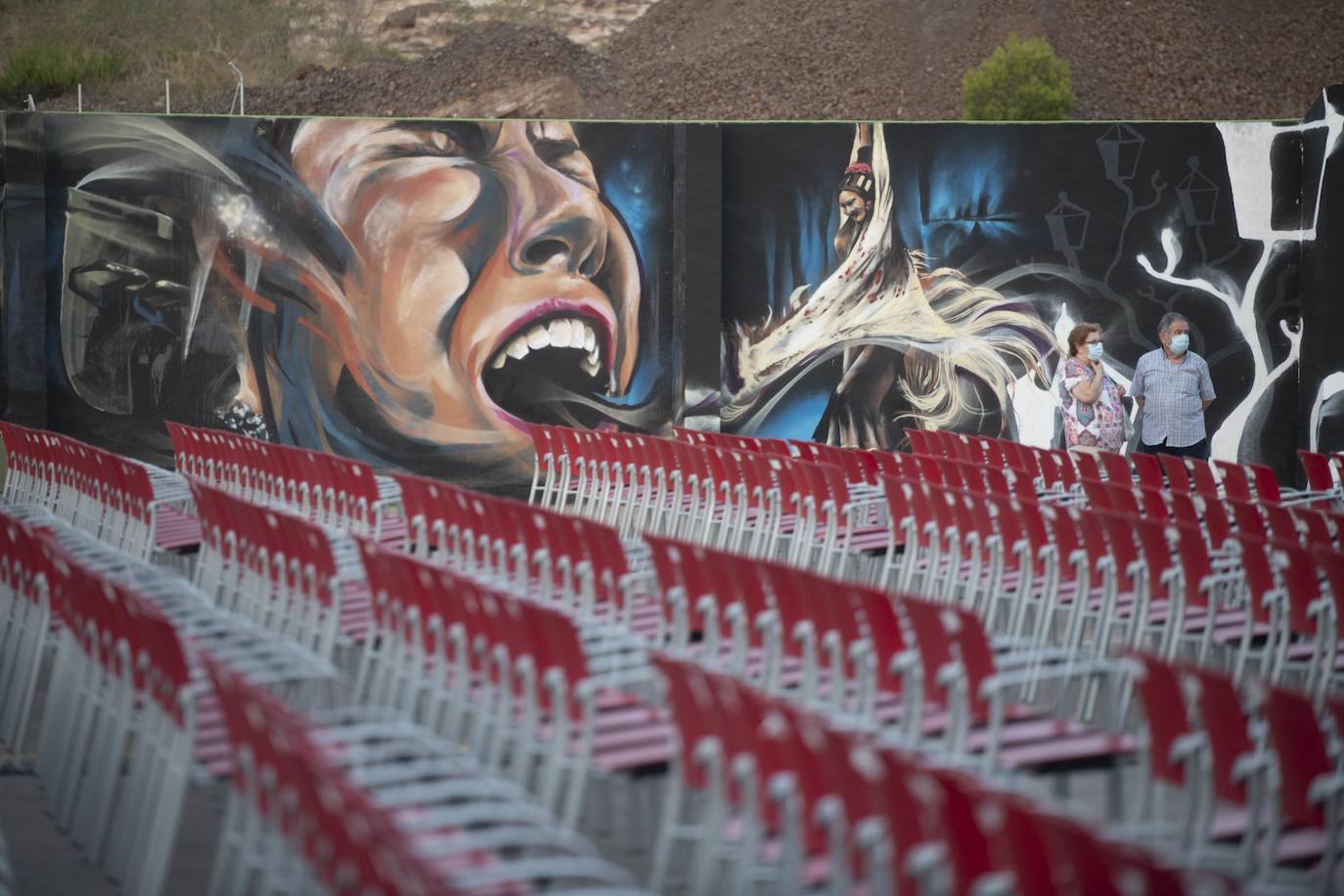 Fotos: Arte para engalanar el nuevo escenario del Cante de las Minas