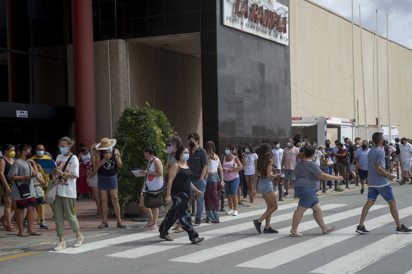 Fotos: Comienza la vacunación a los jóvenes de 12 a 19 años en Cartagena