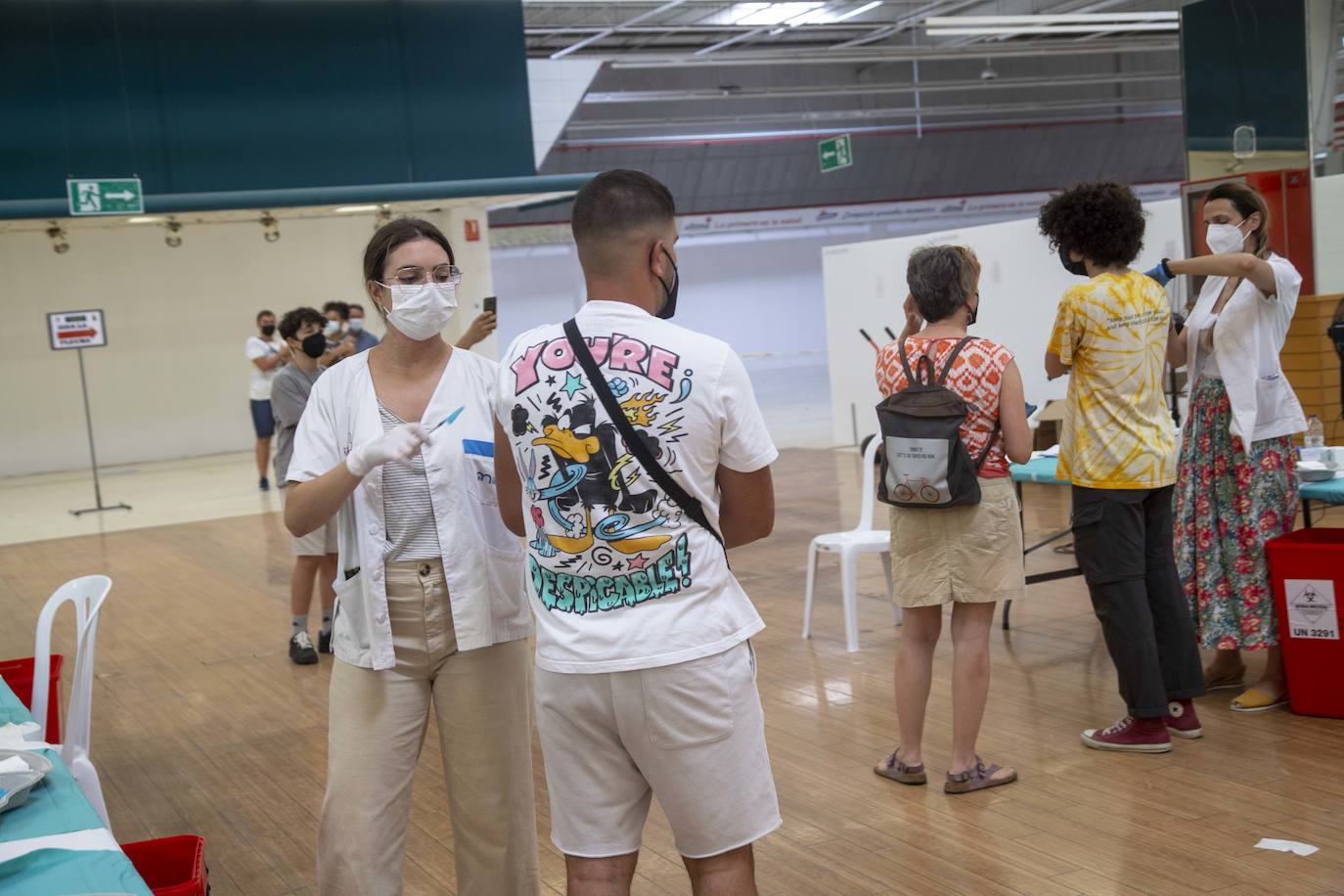 Fotos: Comienza la vacunación a los jóvenes de 12 a 19 años en Cartagena