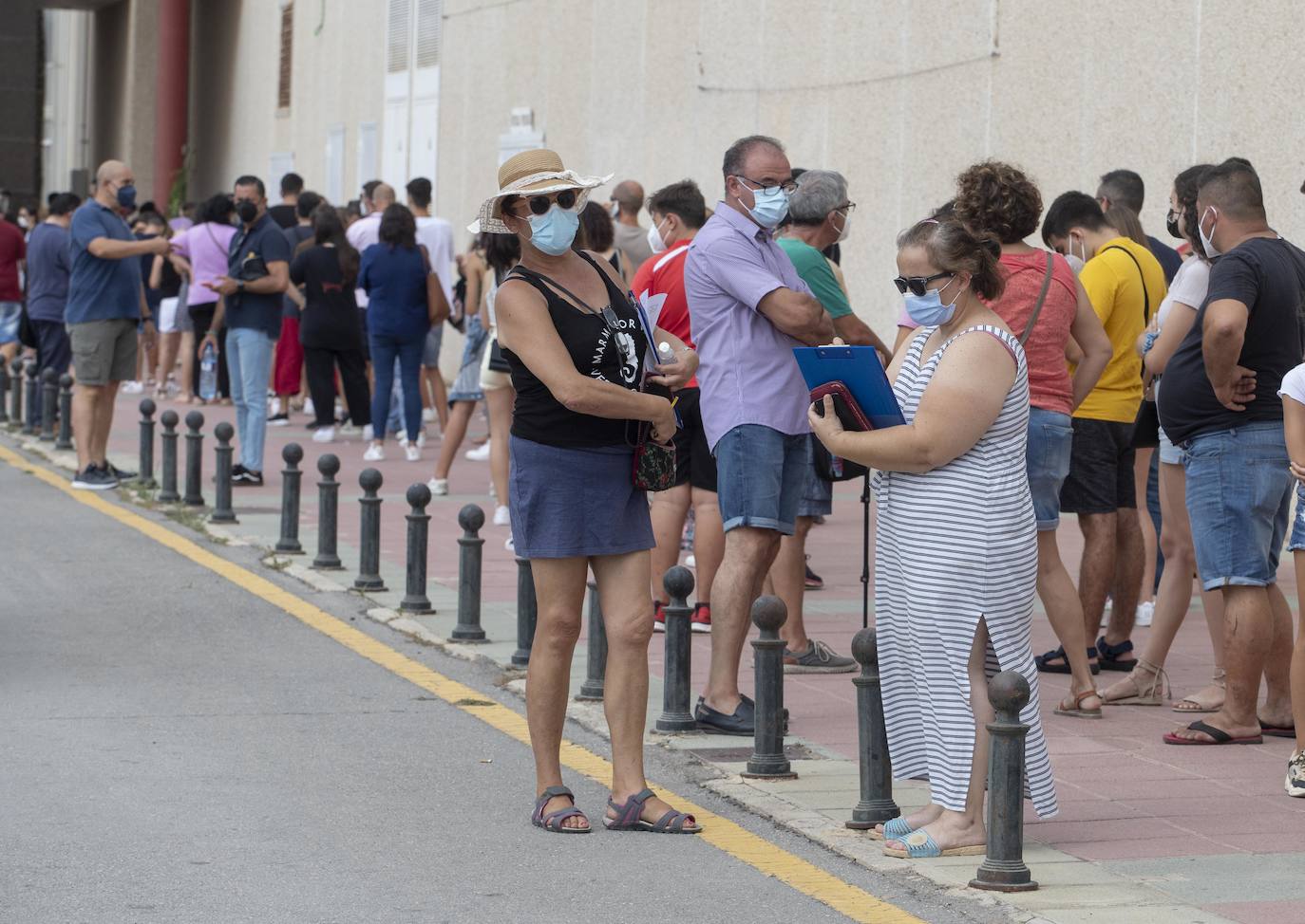 Fotos: Comienza la vacunación a los jóvenes de 12 a 19 años en Cartagena