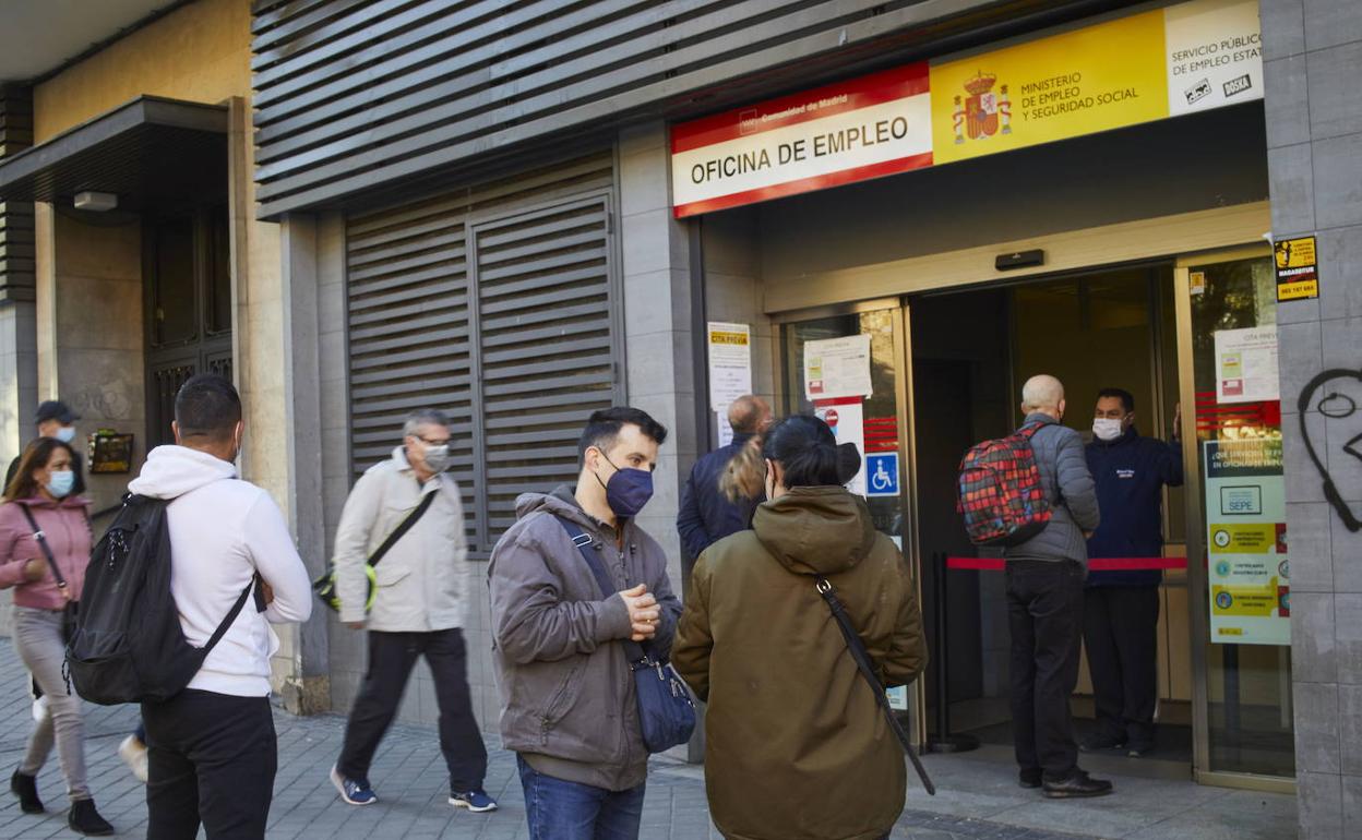 Sede de una de las oficinas del SEPE en Madrid, en una imagen de archivo. 