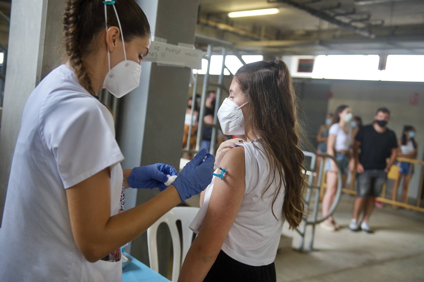 Fotos: Vacunación a los jóvenes de 12 a 19 años este lunes en Murcia