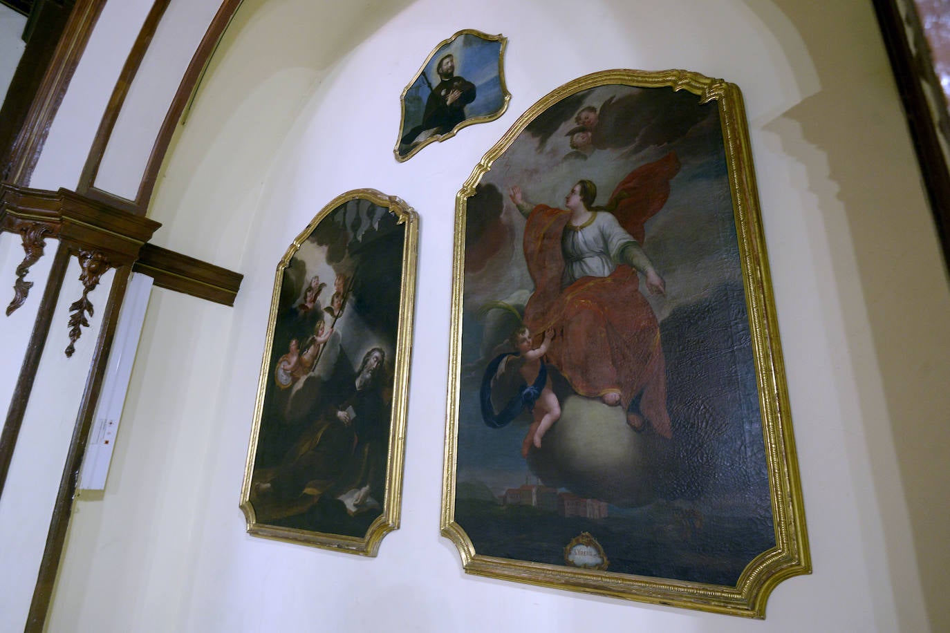 Fotos: Cuadros de Vicente Inglés en el IES Cascales