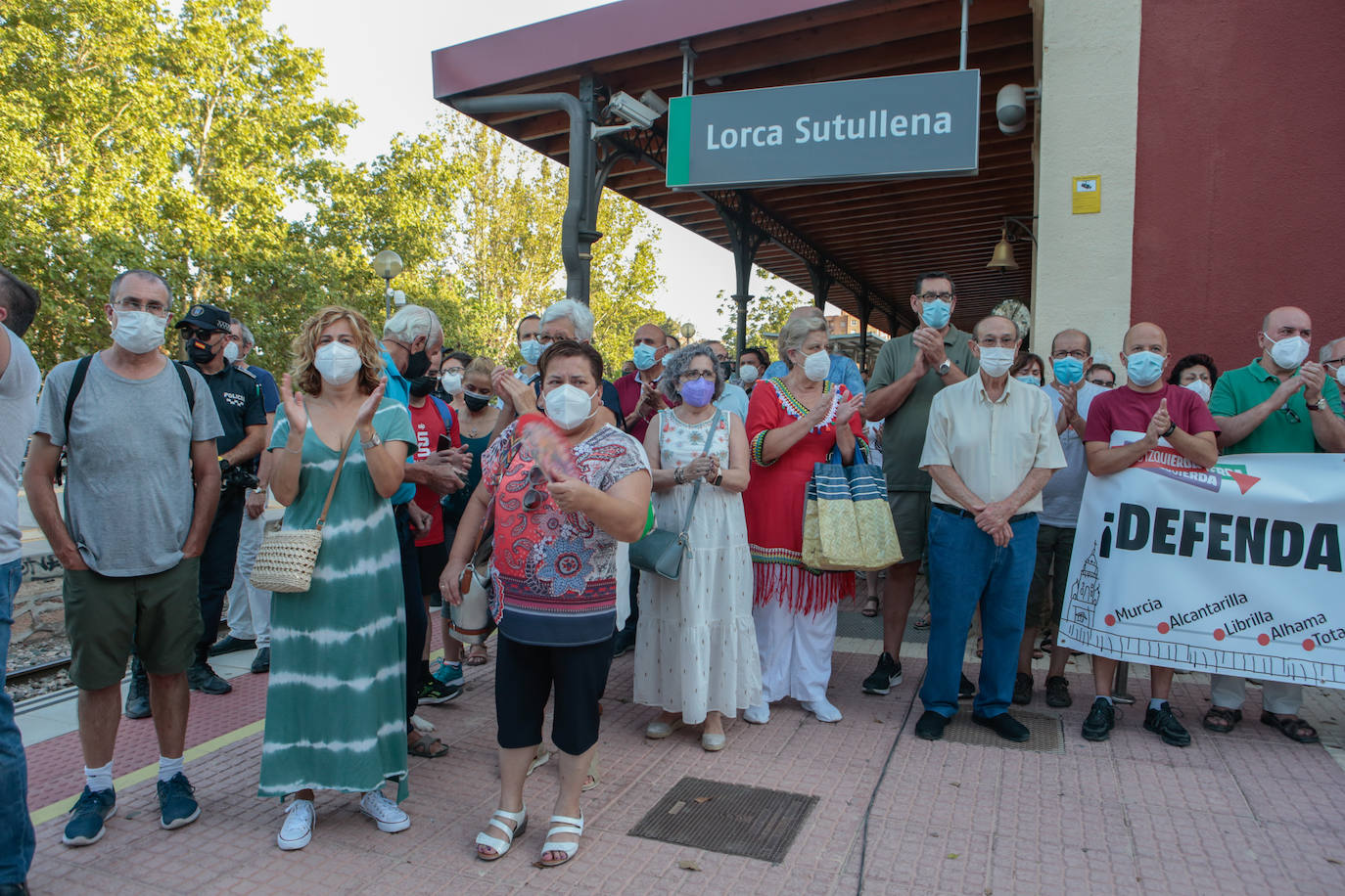 Fotos: Protesta en Lorca contra el cierre de la línea de Cercanías Murcia-Águilas
