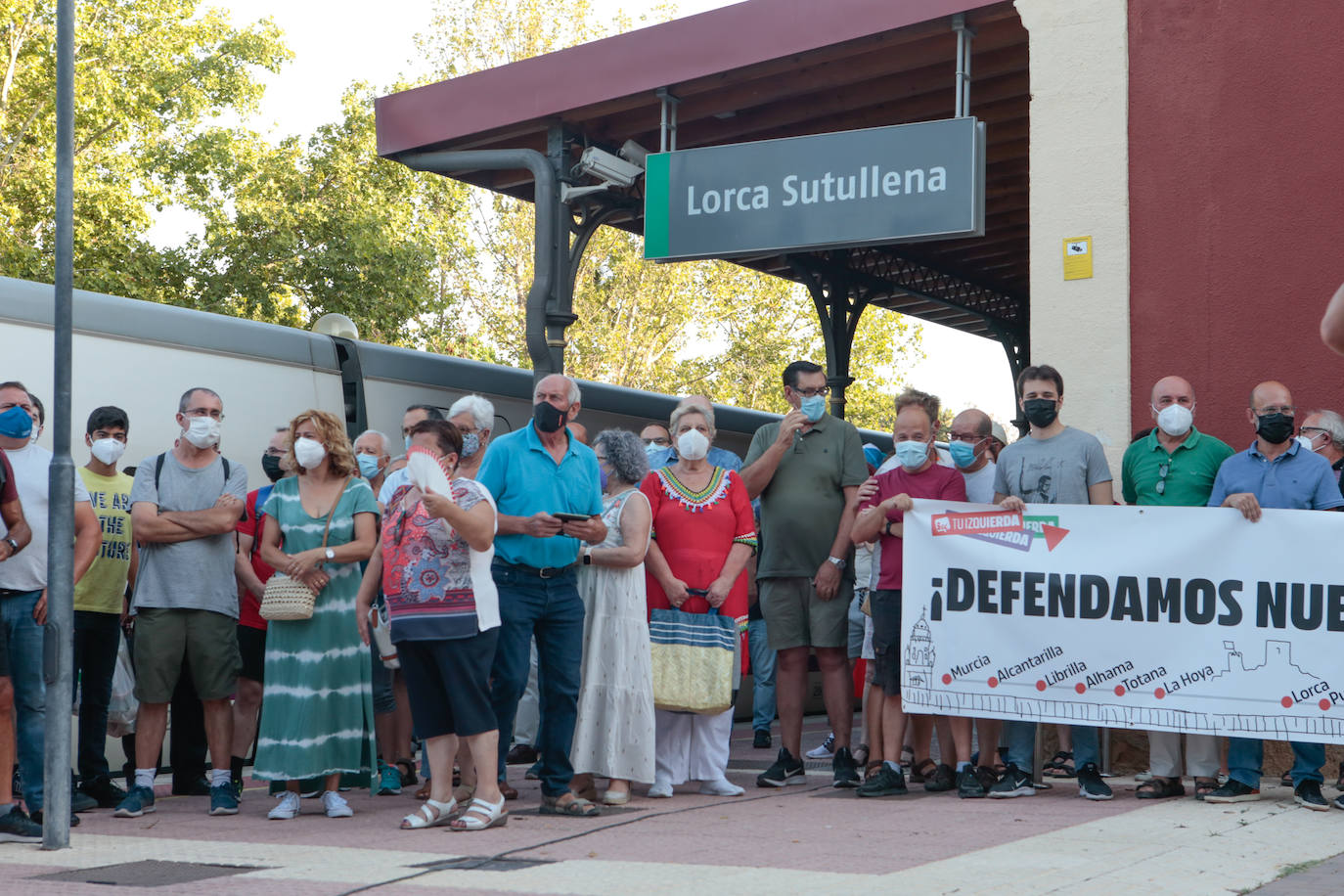 Fotos: Protesta en Lorca contra el cierre de la línea de Cercanías Murcia-Águilas