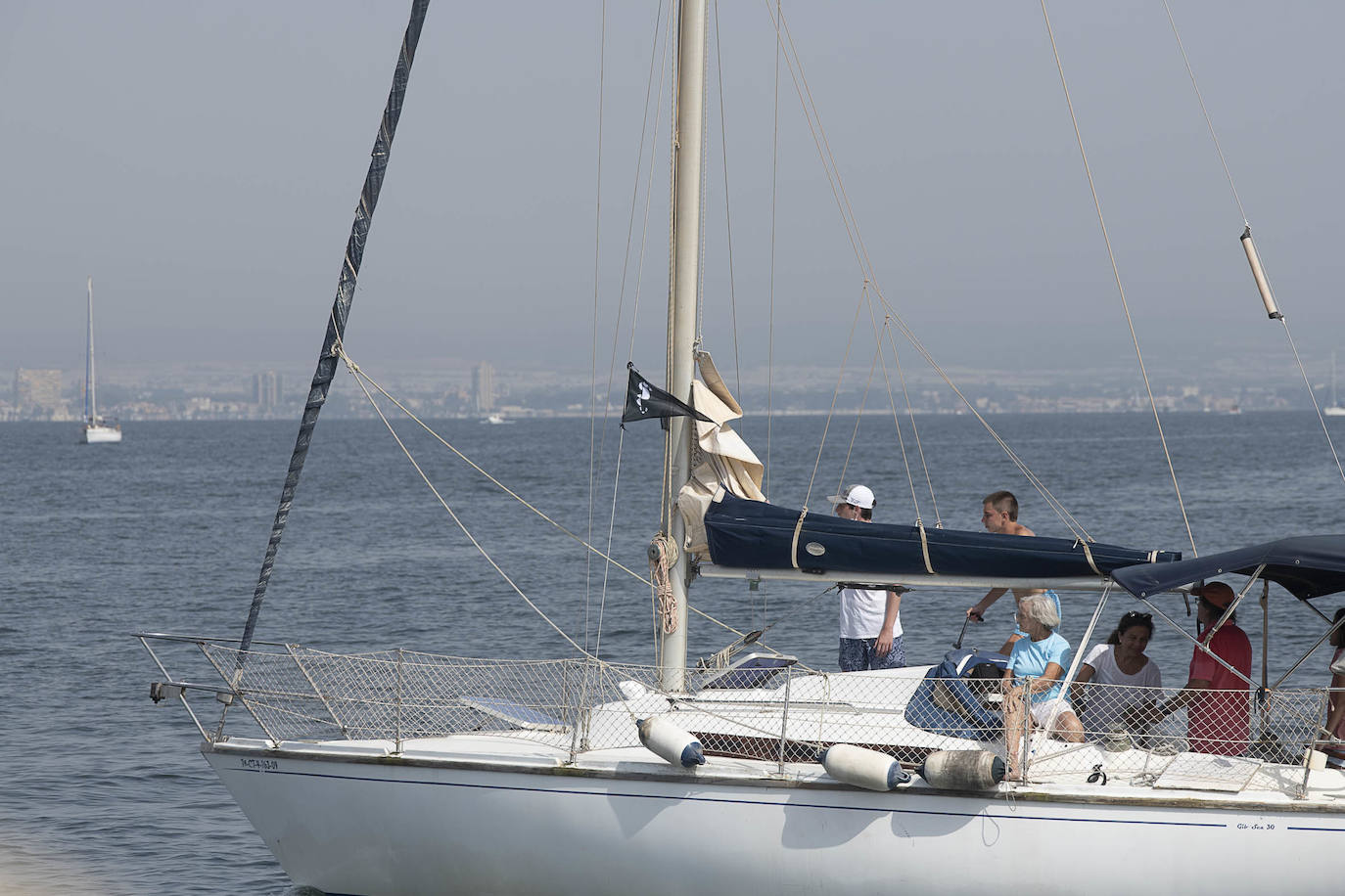 Fotos: Medio centenar de veleros salen a navegar unidos en defensa de una voz propia para el Mar Menor