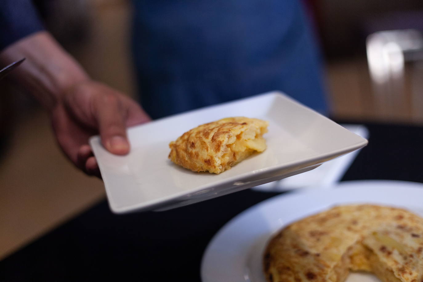 Fotos: Así se cocina la tortilla de Murcia que competirá por ser la mejor de España