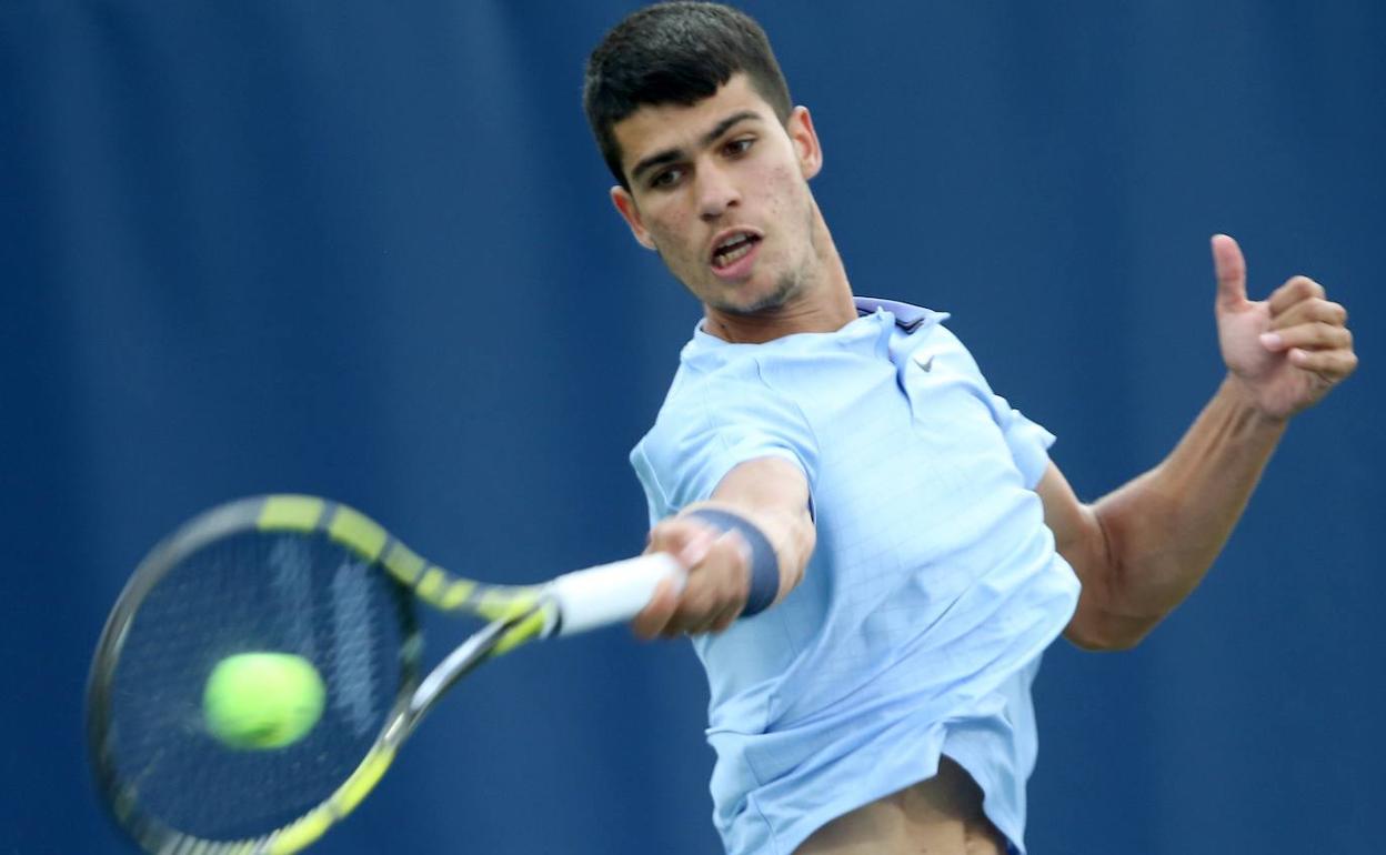 Carlos Alcaraz, durante la primera ronda del Masters de Cincinnati.