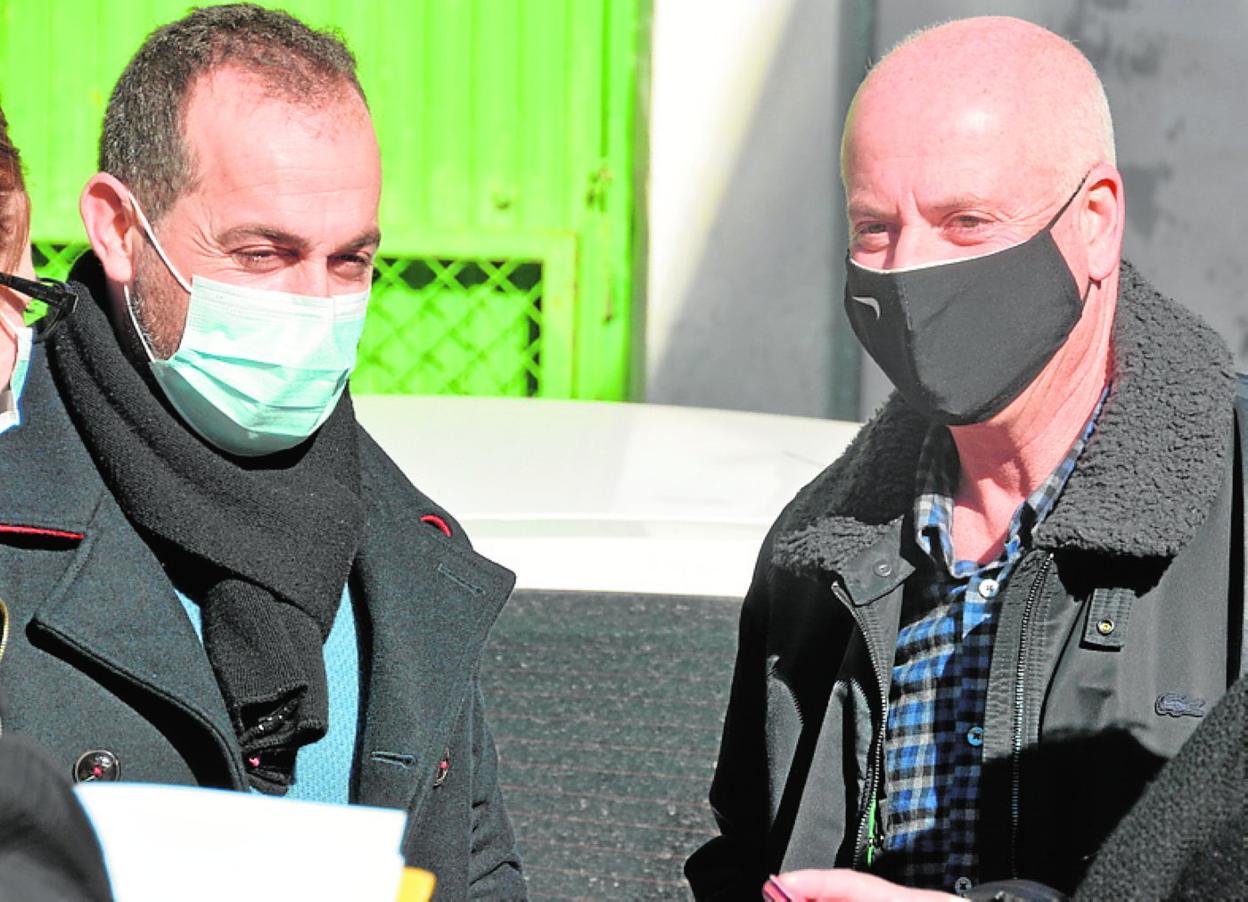 Carrasco y el edil no adscrito Francisco Javier Guillamón. 