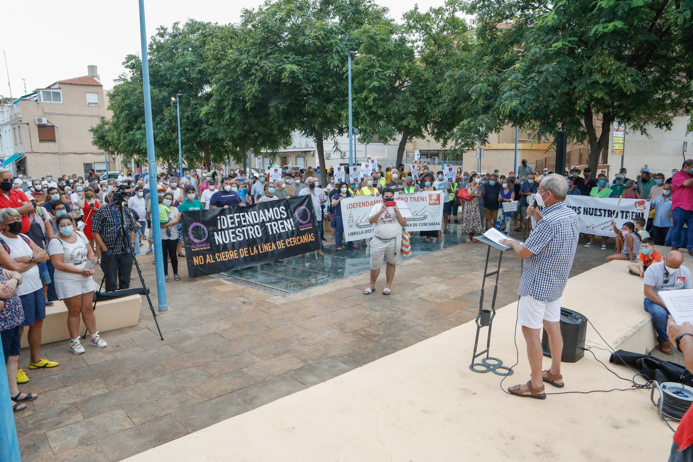 Fotos: Protesta en Águilas por el cierre de la línea de Cercanías