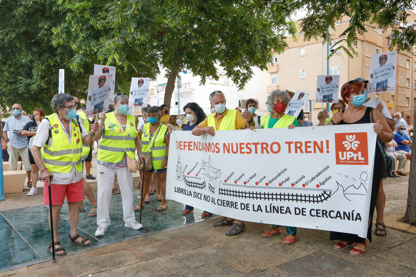 Fotos: Protesta en Águilas por el cierre de la línea de Cercanías