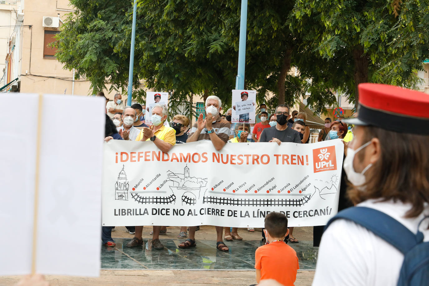 Fotos: Protesta en Águilas por el cierre de la línea de Cercanías