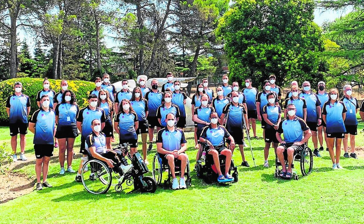 Deportistas paralímpicos de la expedición española, preparados para viajar a Tokio. 