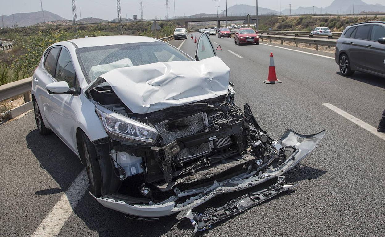 Accidente de tráfico en la A-30, en una imagen de archivo.