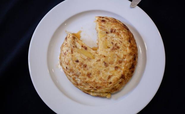 Galería. Cómo se cocina la tortilla, en imágenes.