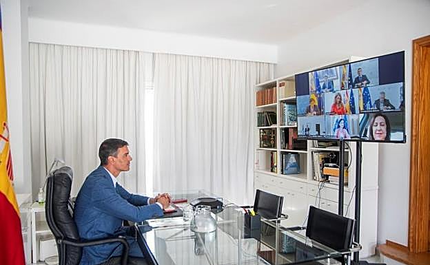 El presidente del Gobierno, Pedro Sánchez, durante la reunión de seguimiento del dispositivo de repatriación del contingente español en Afganistán 