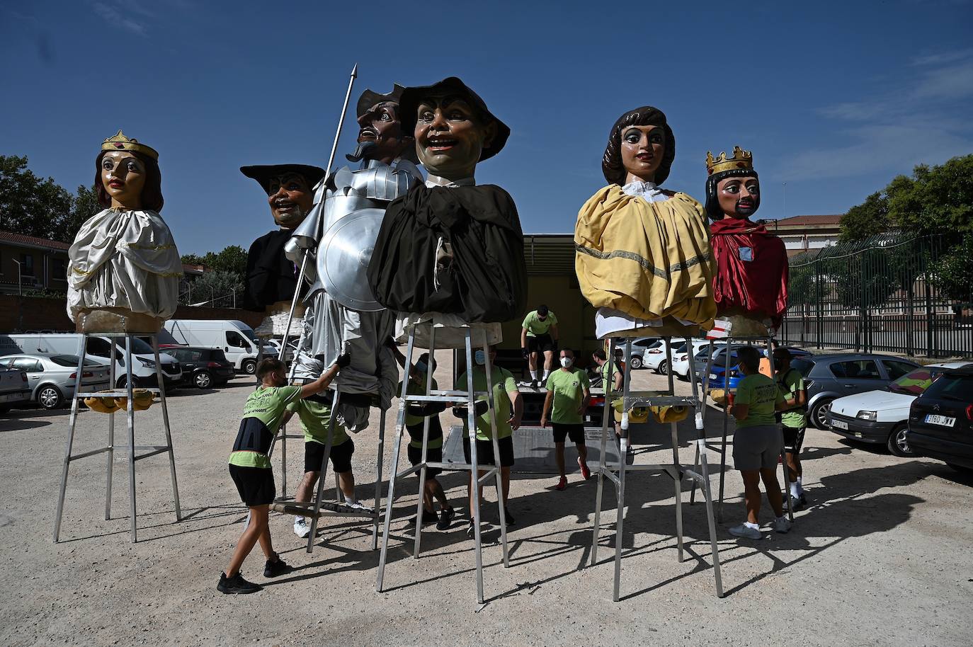 Fotos: Gigantes y Cabezudos vuelven por Alcalá de Henares