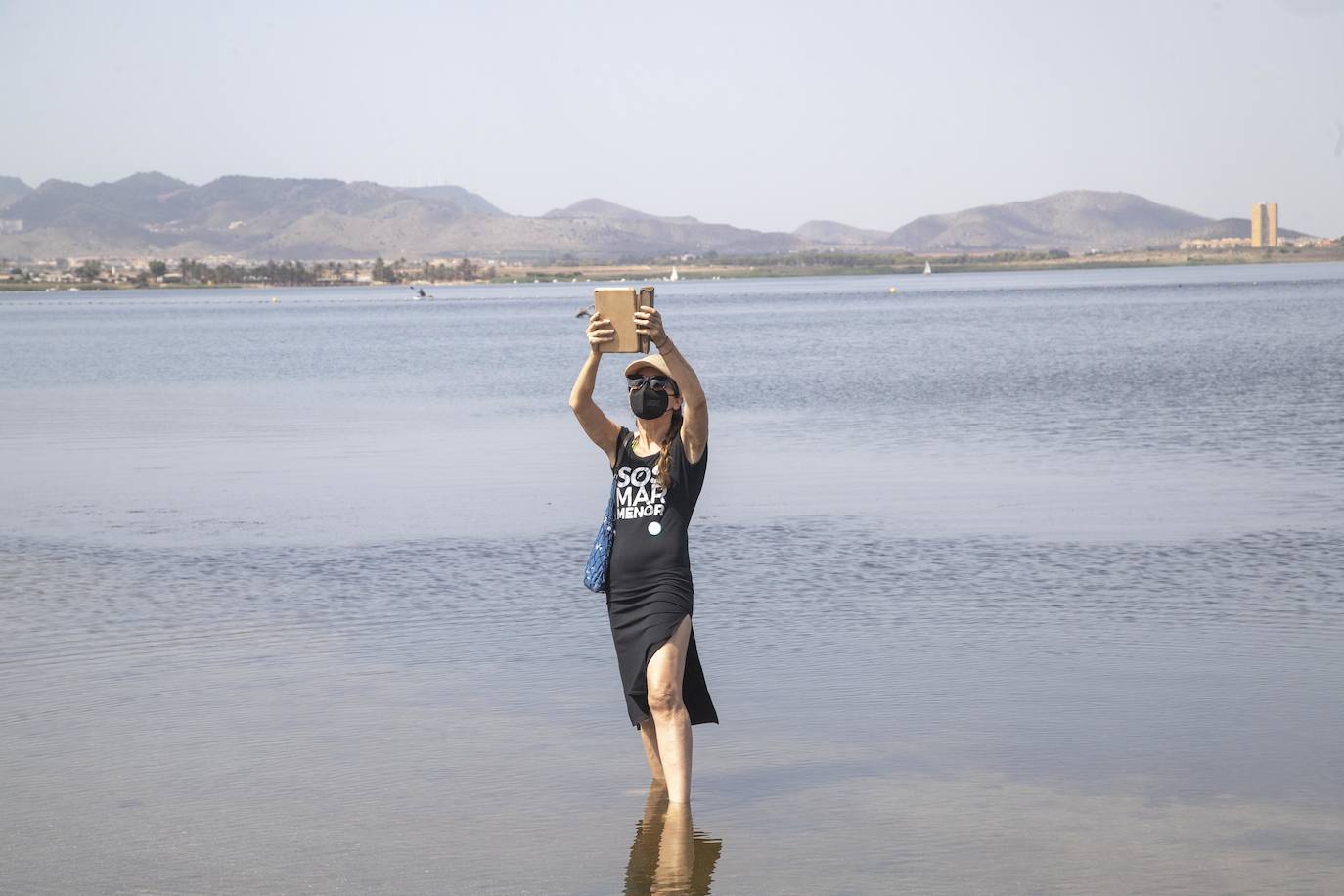 Fotos: Protesta en la Playa de los Alemanes en defensa del Mar Menor