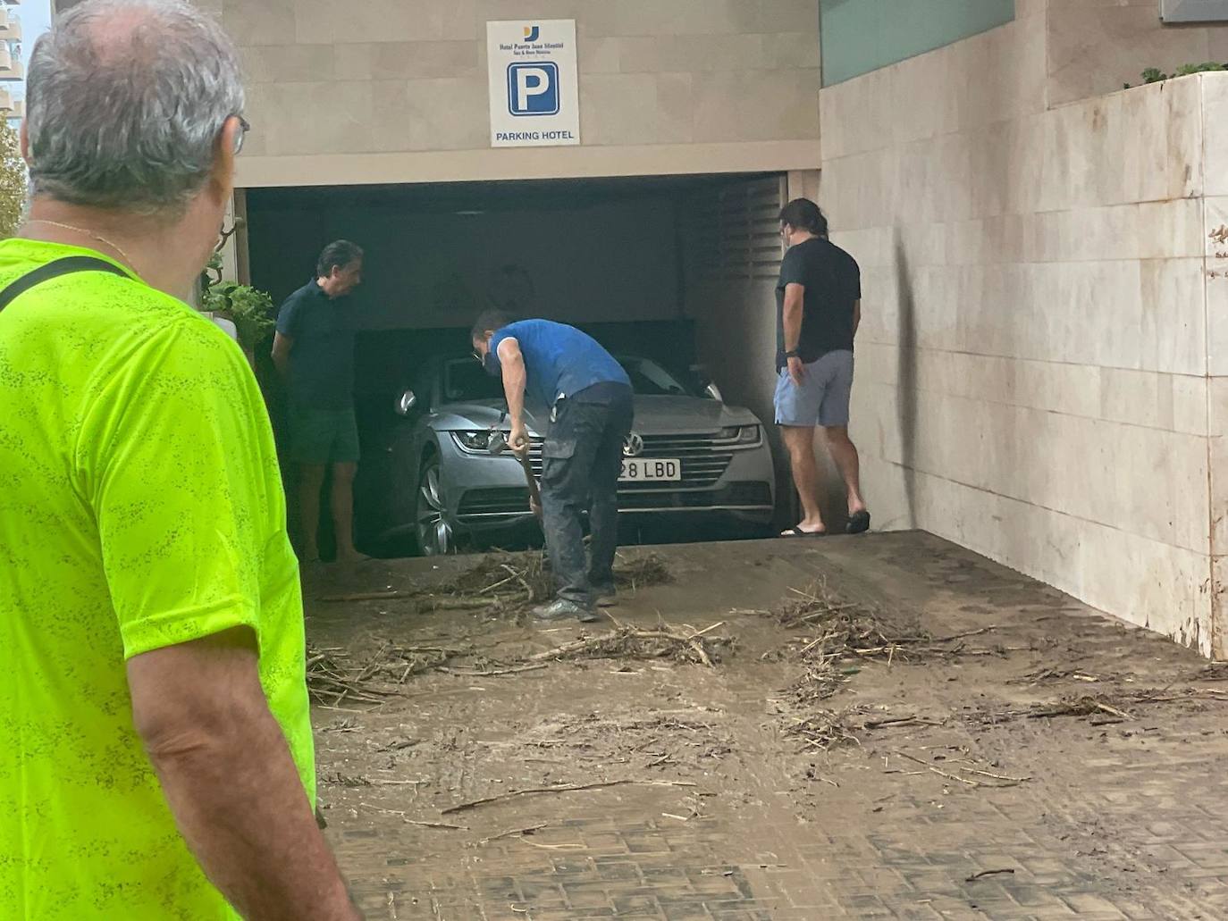 Fotos: La lluvia torrencial desborda calles y ramblas en Águilas