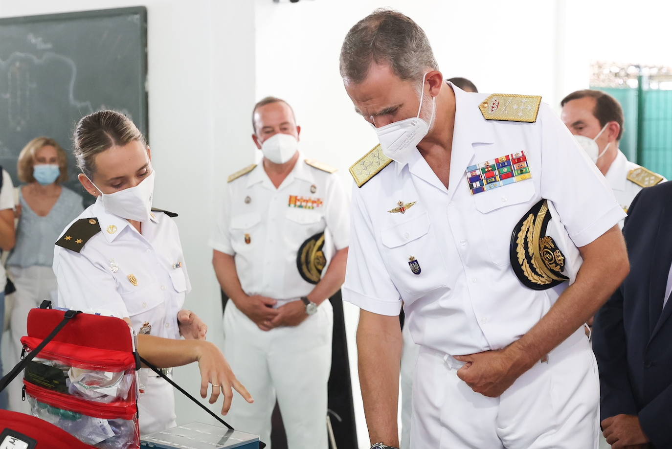 Fotos: El Rey visita en Cartagena la Fuerza de Medidas Contraminas de la Armada en su 75 aniversario