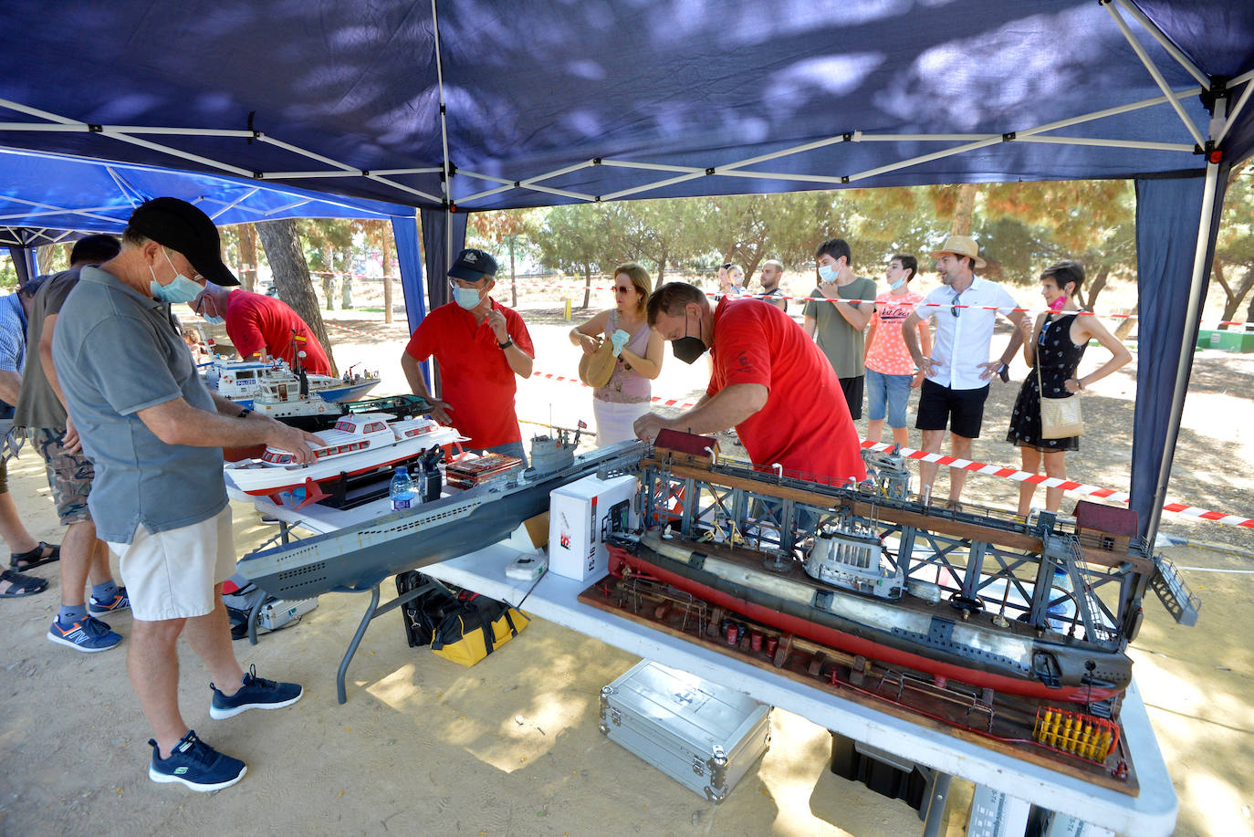 Fotos: Modelismo naval para chicos y grandes en El Carmen