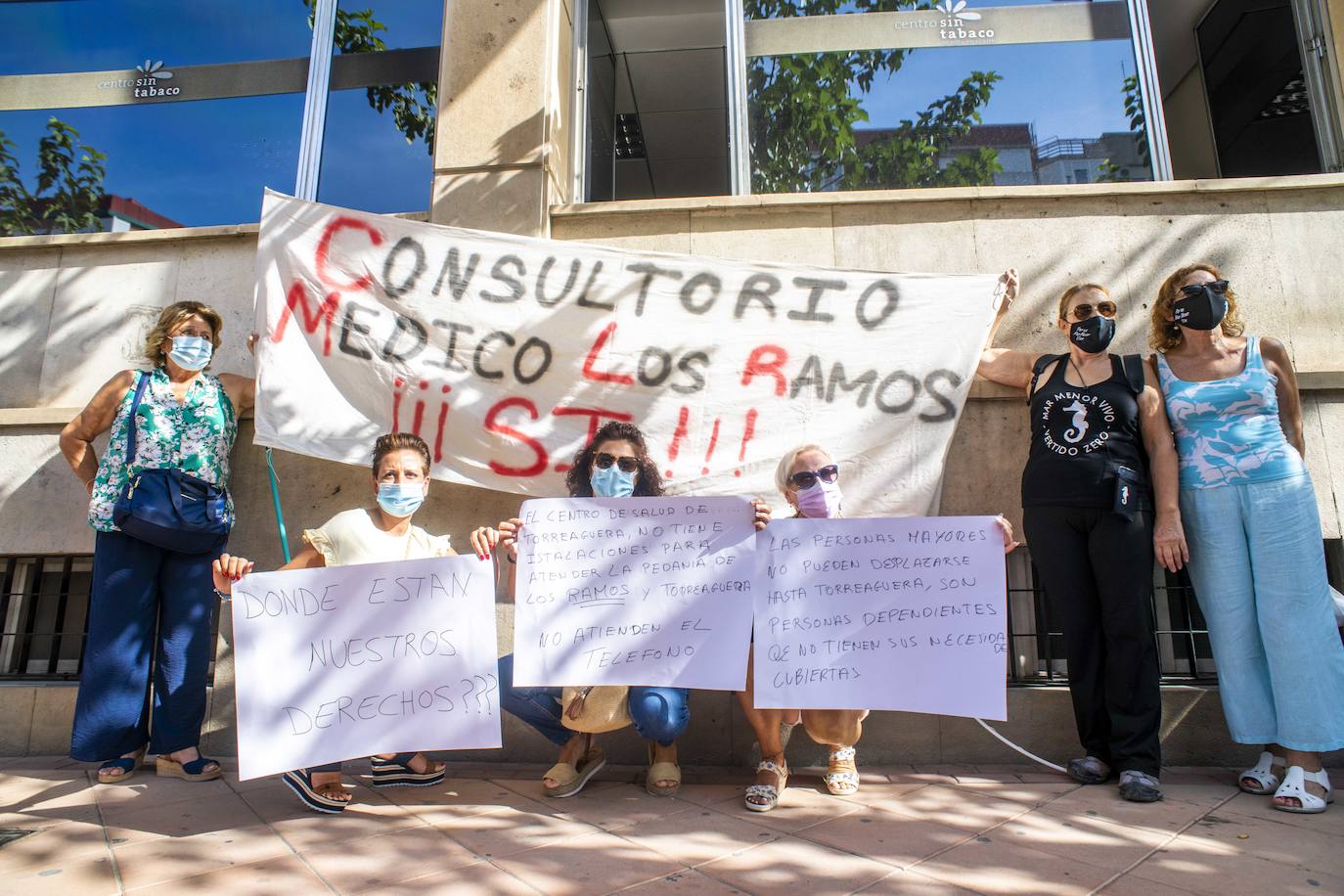 Fotos: Vecinas de Los Ramos piden que se reabra su consultorio