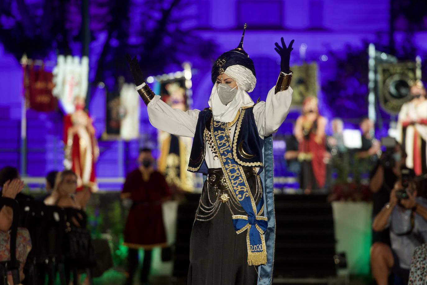 Fotos: Moros y Cristianos recupera el esplendor de sus ballets y abanderadas