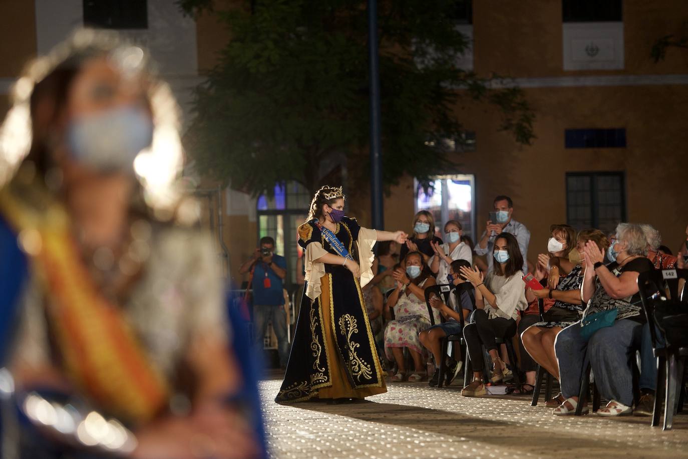 Fotos: Moros y Cristianos recupera el esplendor de sus ballets y abanderadas