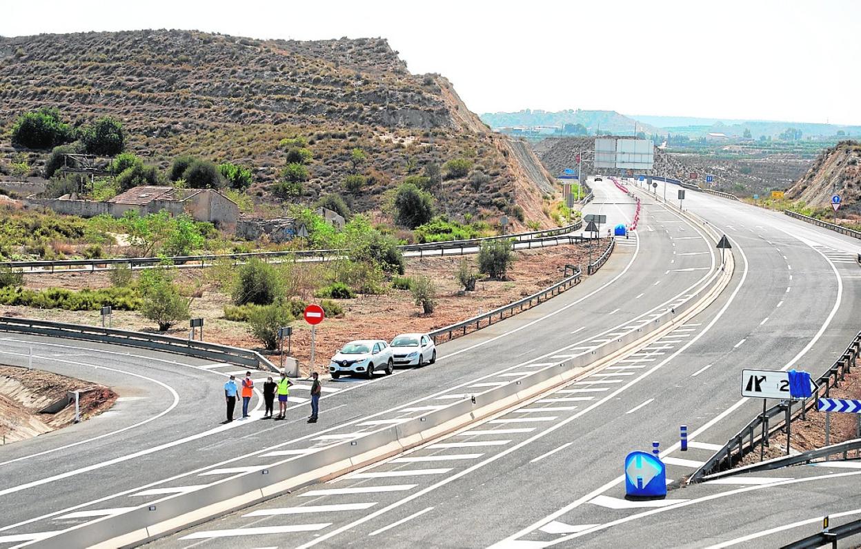 Los técnicos ultimaban ayer el entronque de la autovía del Reguerón con la de Zeneta-San Javier. 