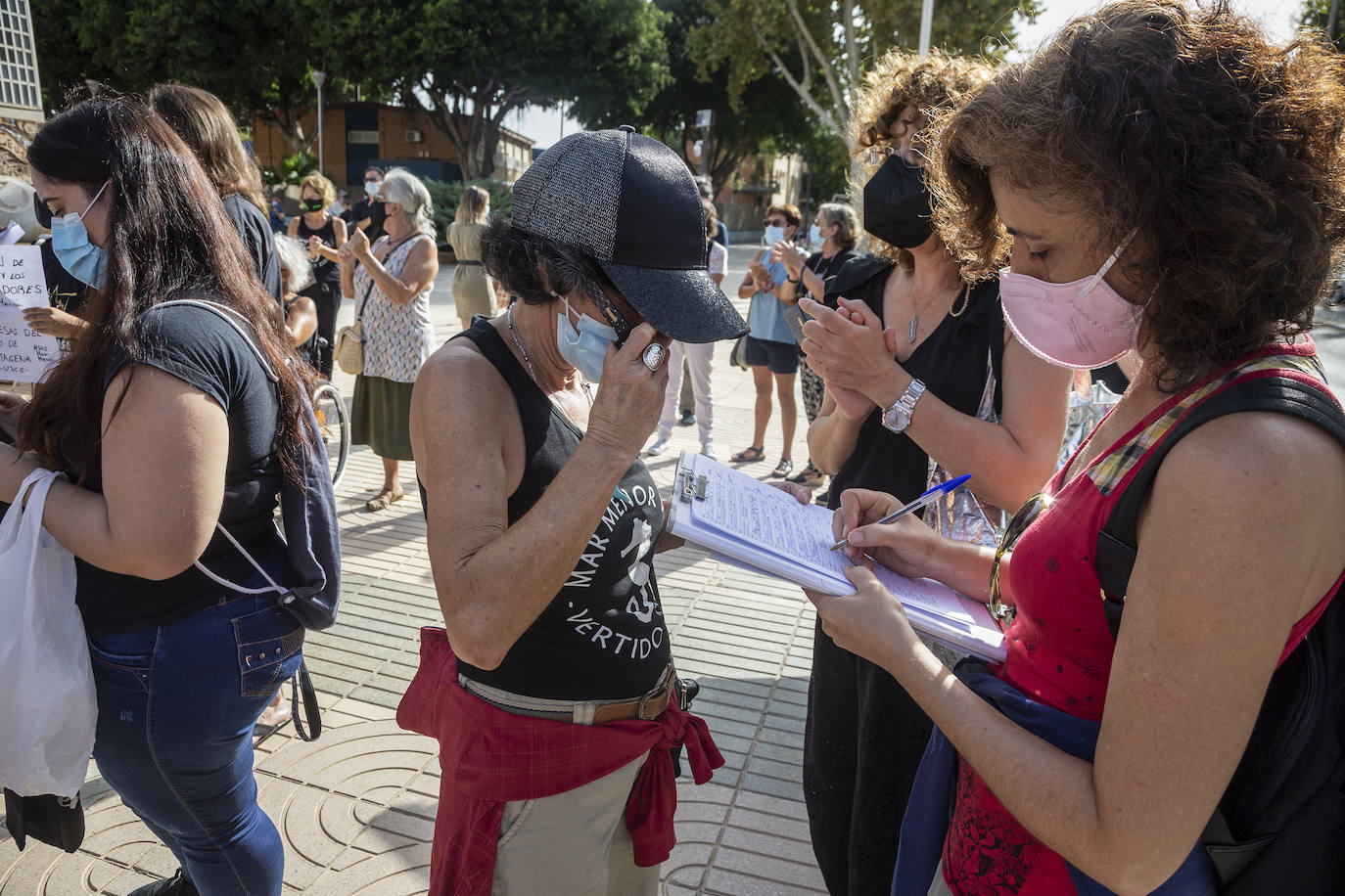 Fotos: La plataforma de la ILP del Mar Menor busca 175.000 firmas más