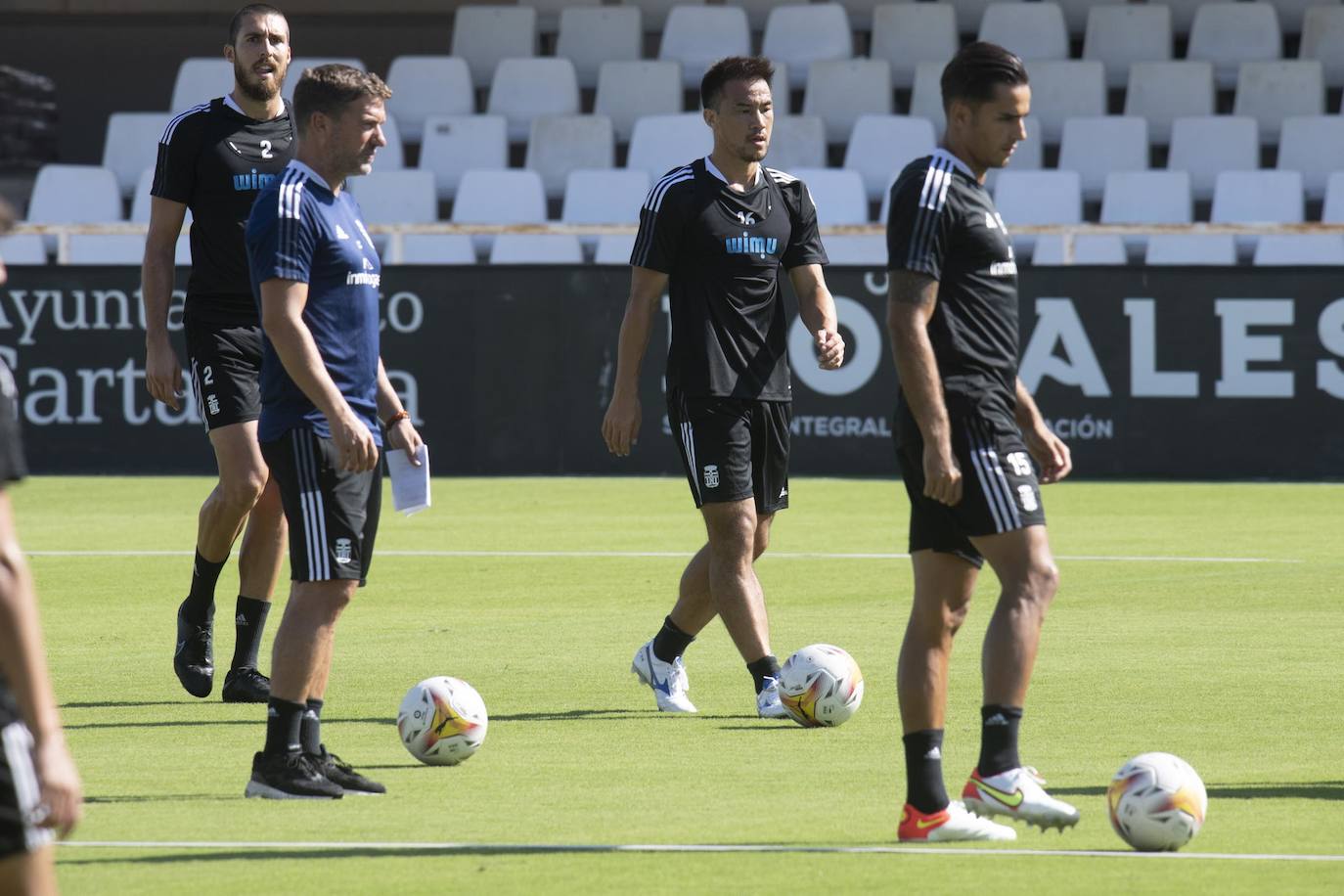 Fotos: Okazaki ya entrena con el Efesé