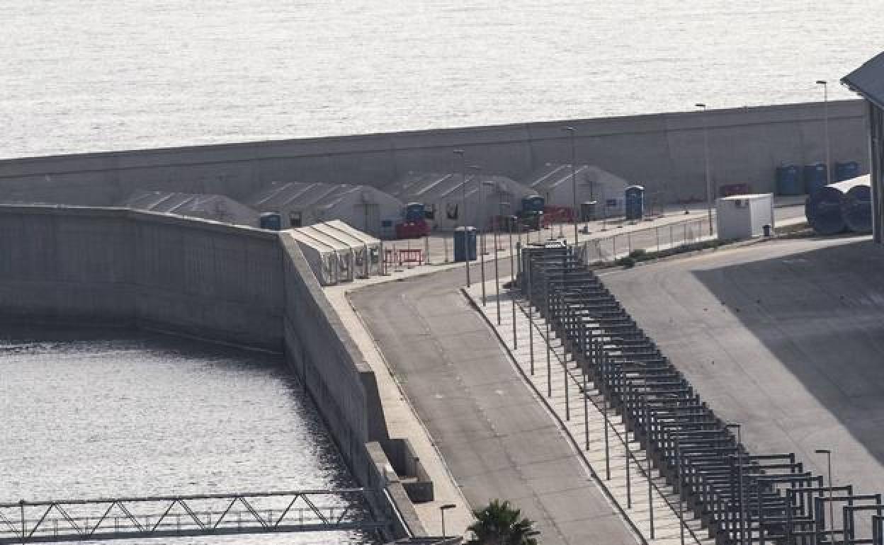 Inmigrantes en el muelle de Escombreras, en una imagen de archivo.