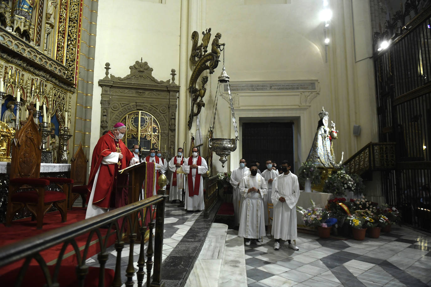 Fotos: Colas de espera para ver a la Virgen de la Fuensanta en el día de la Romería