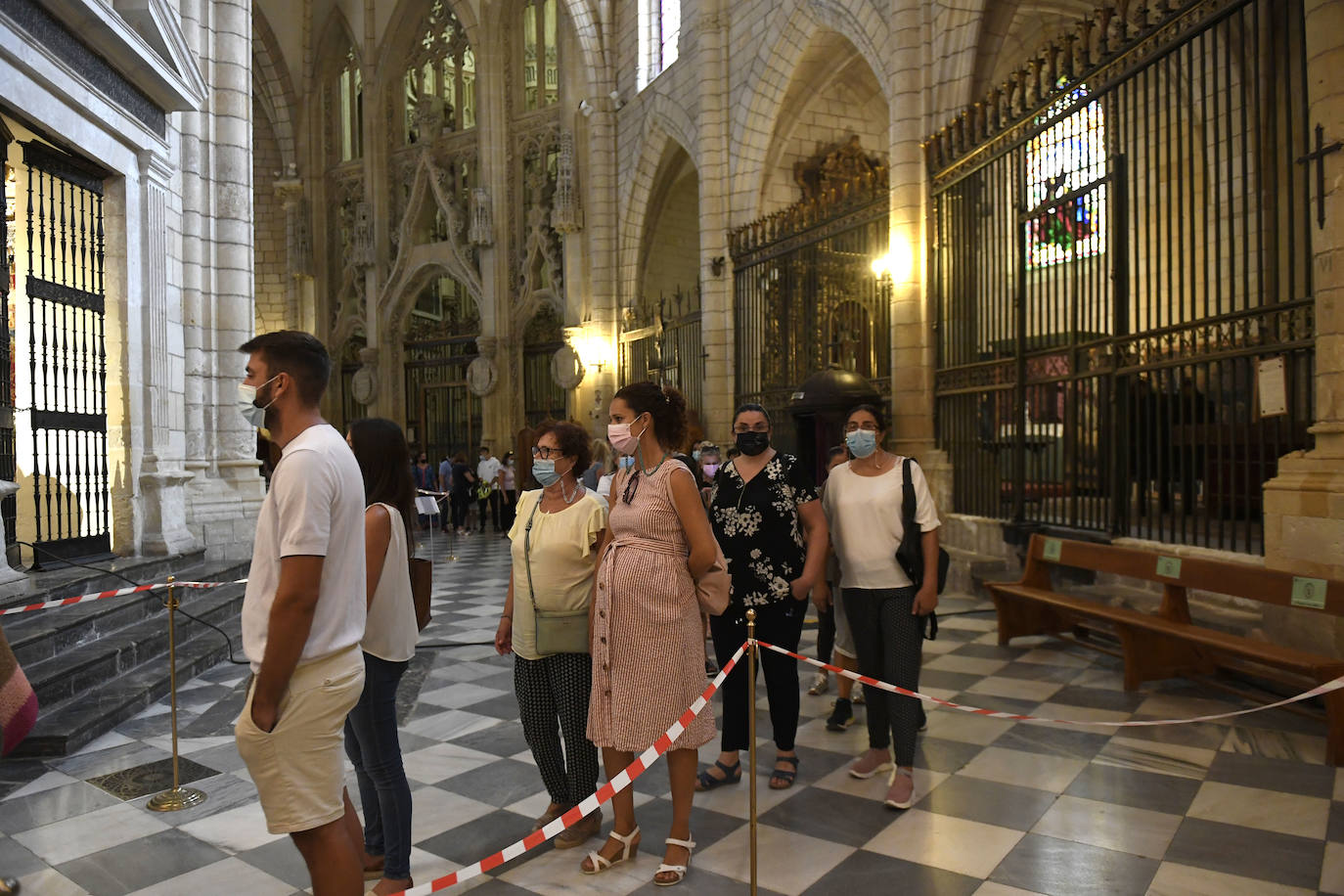 Fotos: Colas de espera para ver a la Virgen de la Fuensanta en el día de la Romería