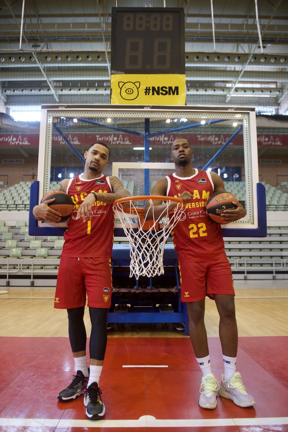 Fotos: Los jugadores del UCAM CB posan en el &#039;Media Day&#039;