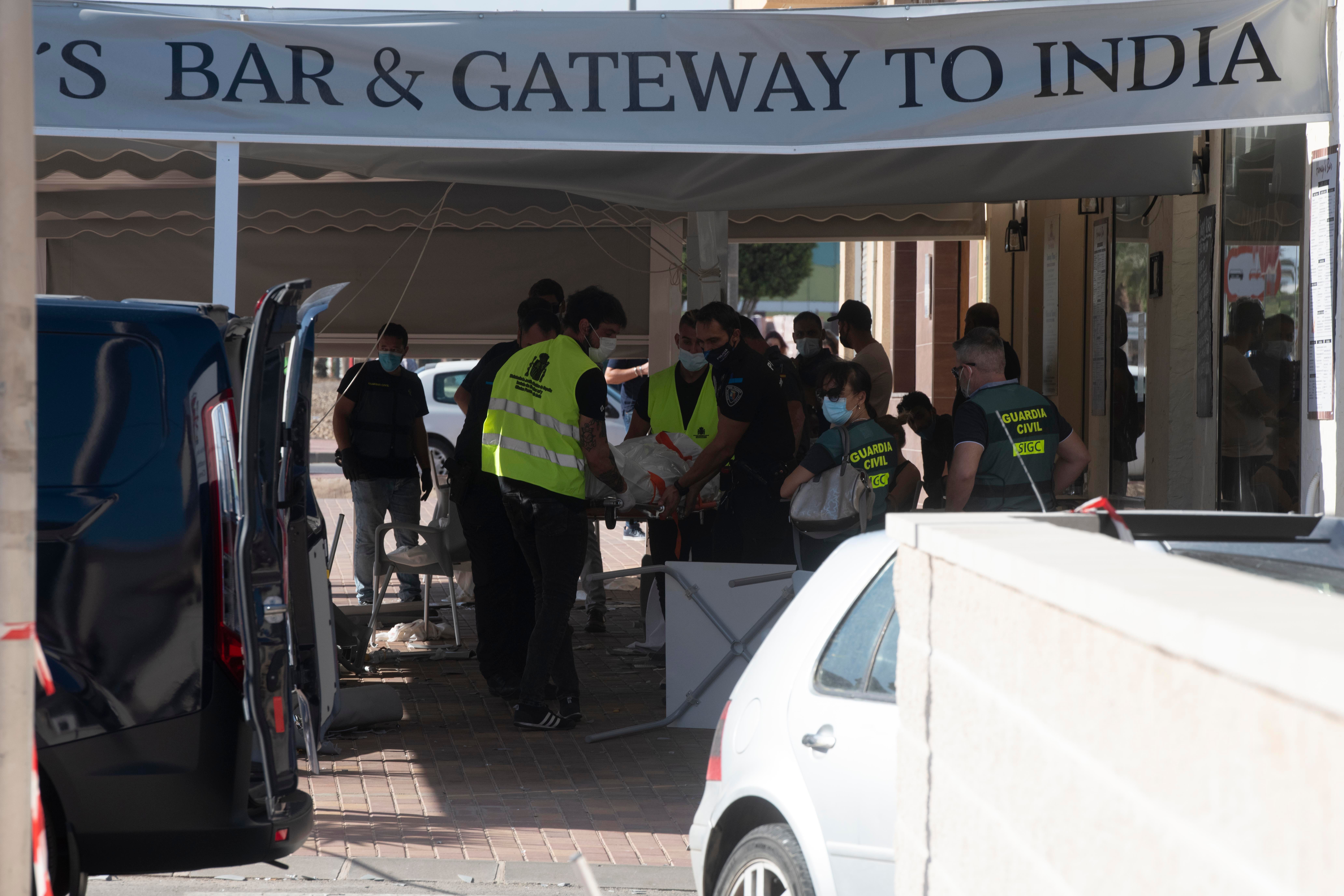 Fotos: Dos muertos en un atropello múltiple en la terraza de un bar de Torre Pacheco