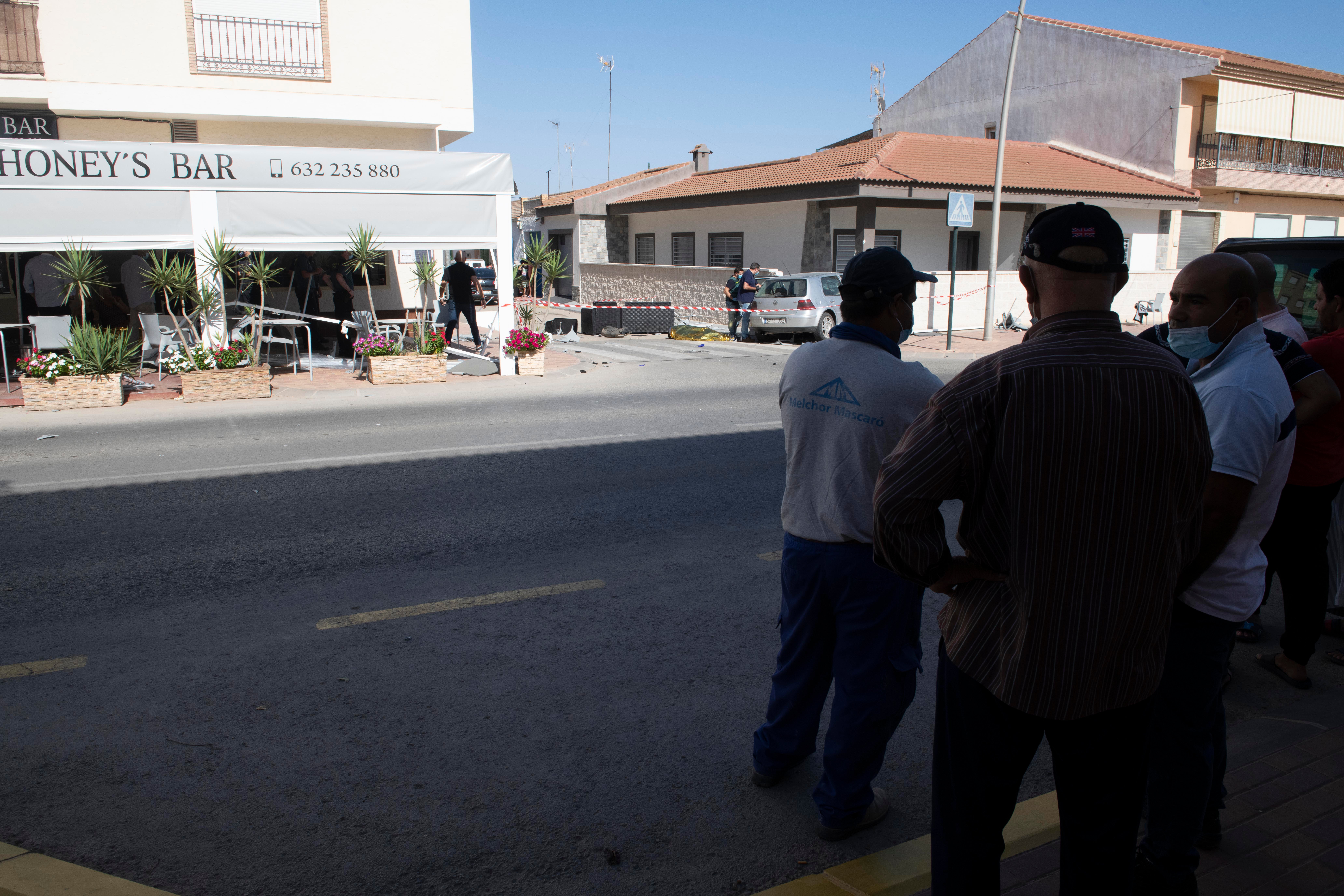 Fotos: Dos muertos en un atropello múltiple en la terraza de un bar de Torre Pacheco