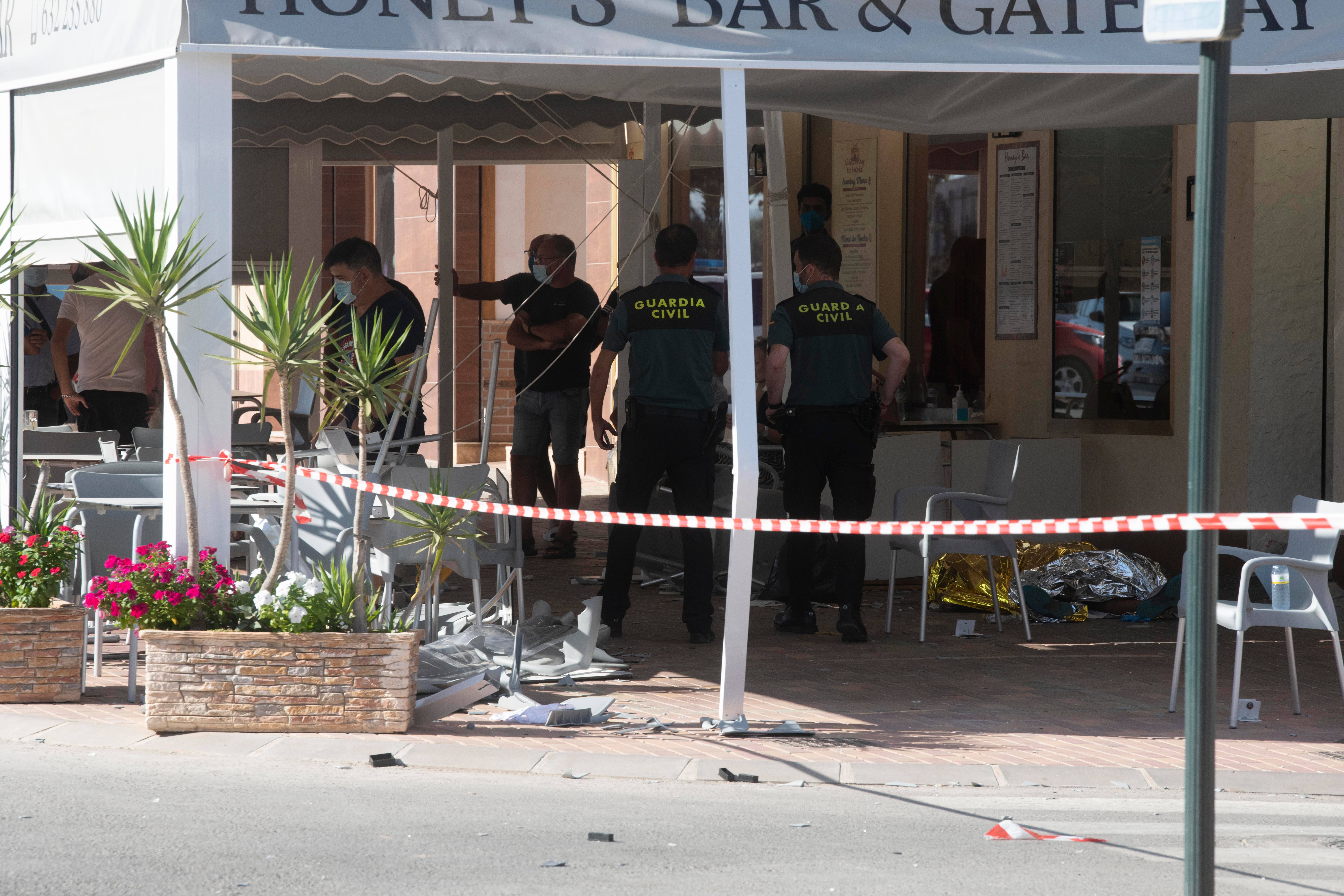 Fotos: Dos muertos en un atropello múltiple en la terraza de un bar de Torre Pacheco